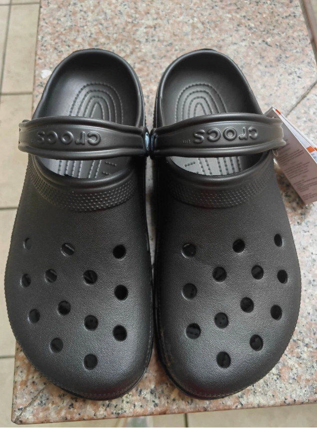 Original Crocs Classic Clog – Black – Men M11- Brand New