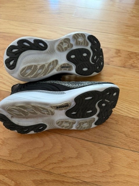 Brooks Adrenaline GTS 25 – Women size 6.5