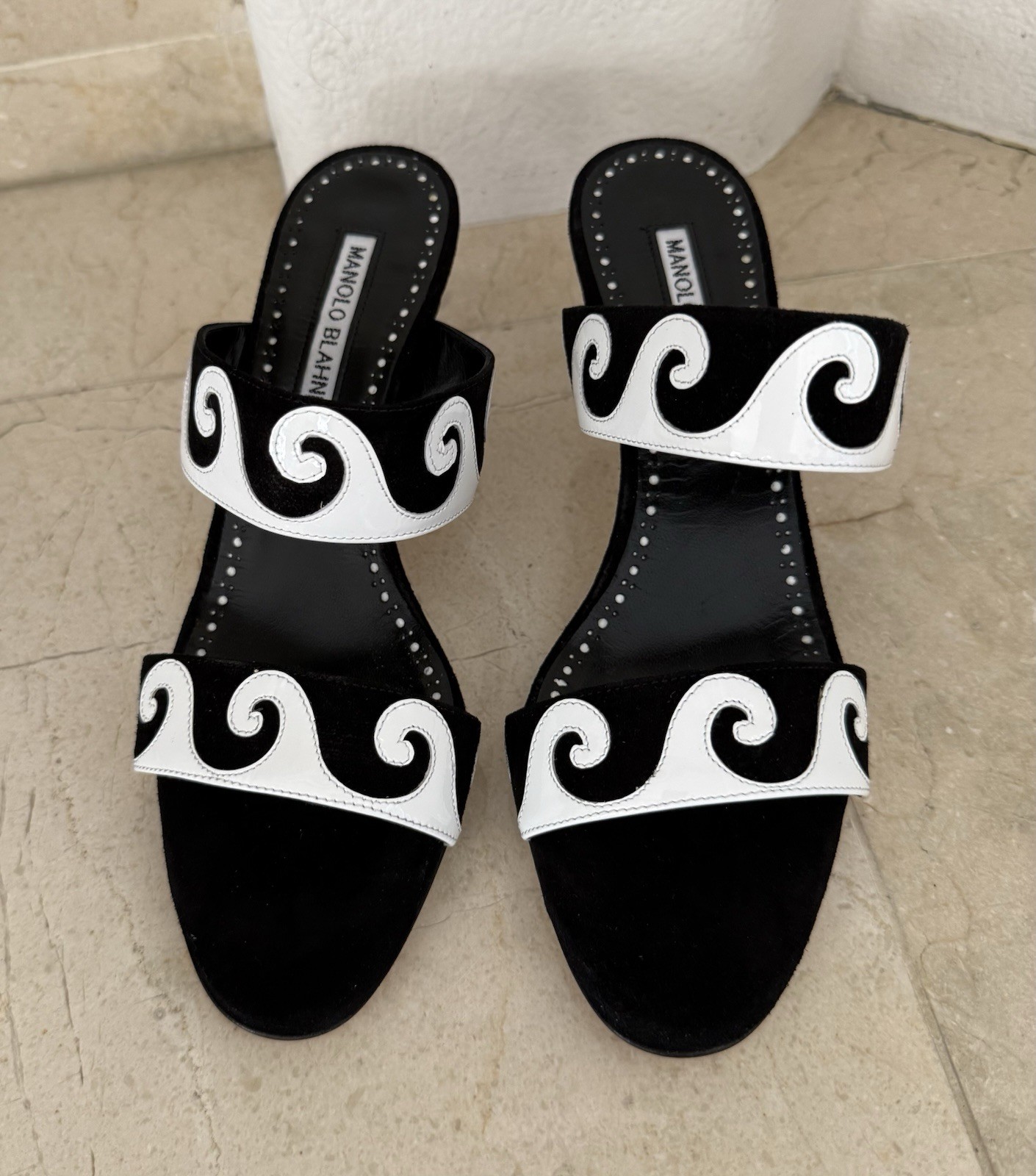 MANOLO BLAHNIK Bemusa Black White Wave Mule Sandals Sz 36.5 US 6.5 New