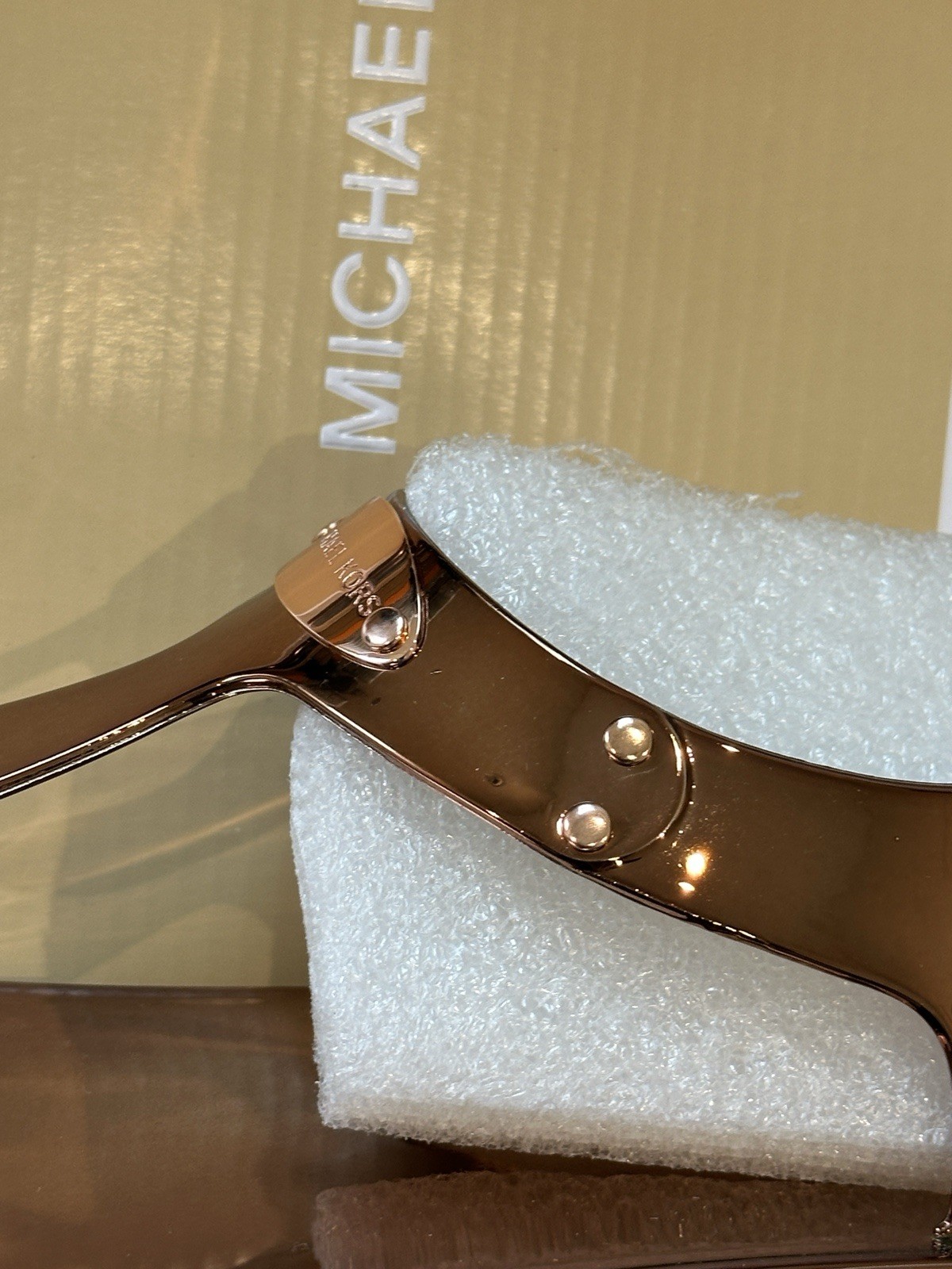 *RARE* MICHAEL KORS “MK Plate Jelly” Copper Rubber Flats Thong Sandals – Size 8M