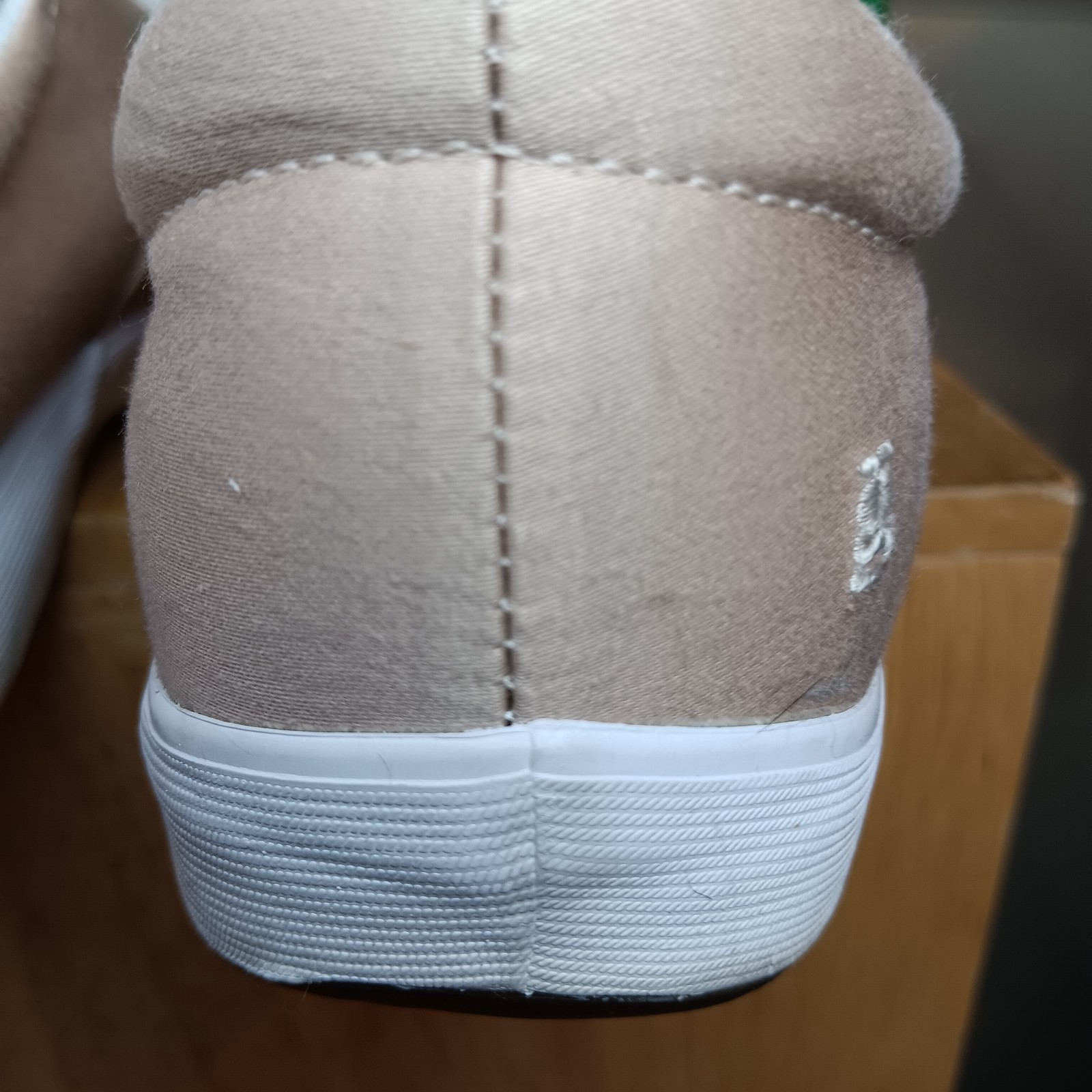 New With Box Grasshoppers Janey Memory Foam Orthopedic Comfort Sneaker 9.5 W