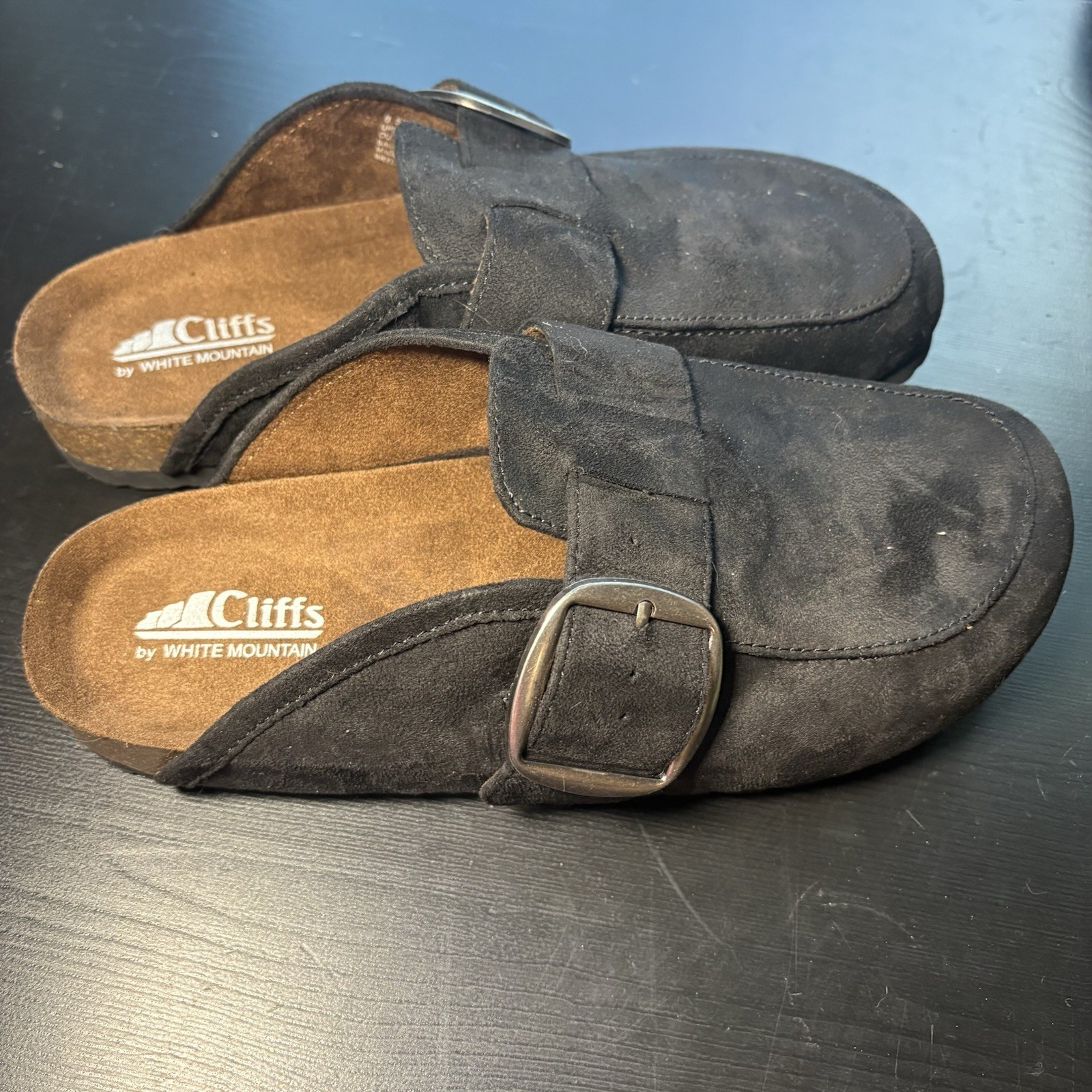 Cliffs by White Mountain Shoes Womens Size 8.5 Black Suede Buckle Clog Mule