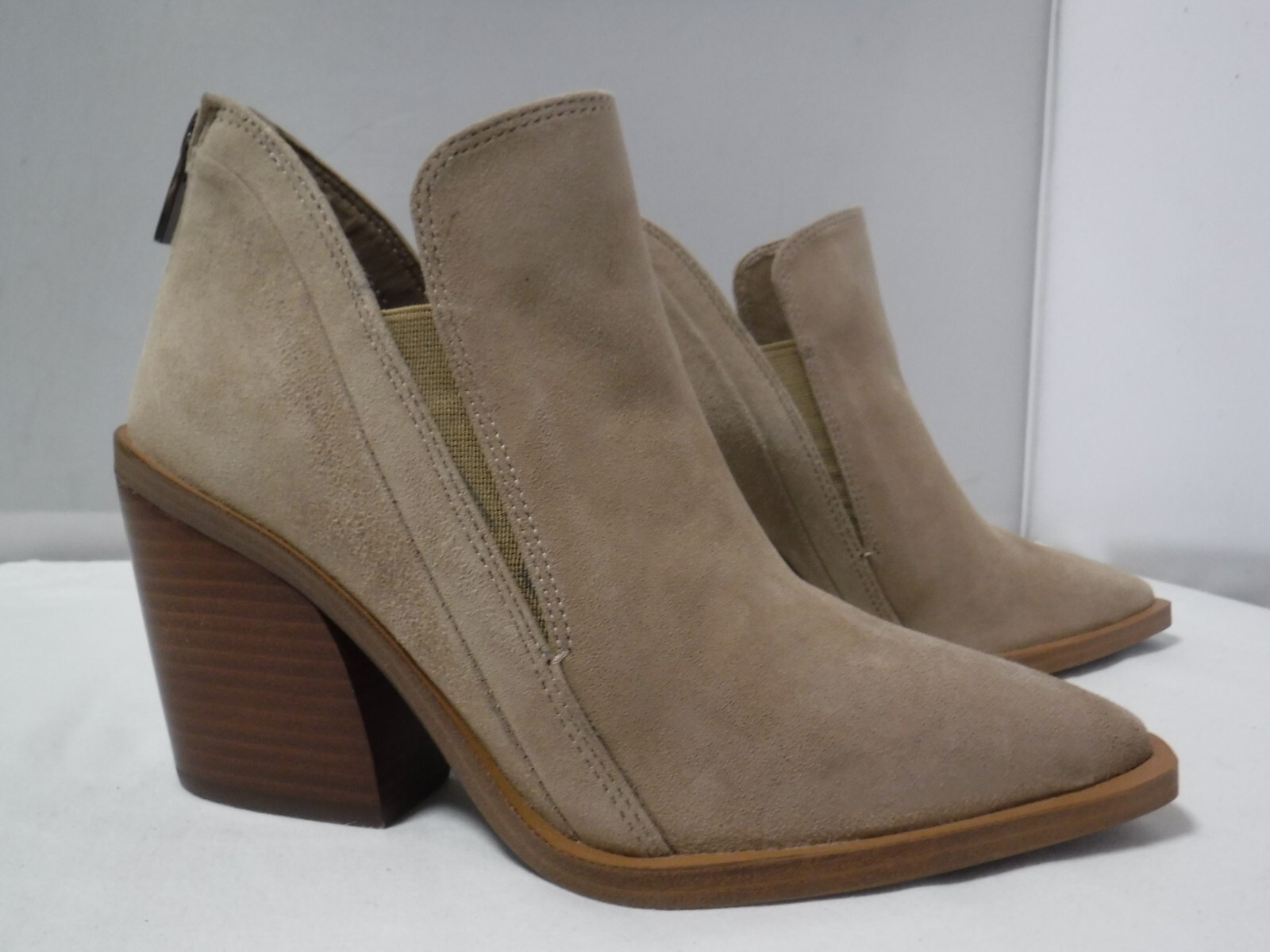 PM3 Women’s VINCE CAMUTO Gradina Brazil Pointed Toe Chunky Wood Heel Bootie 6.5