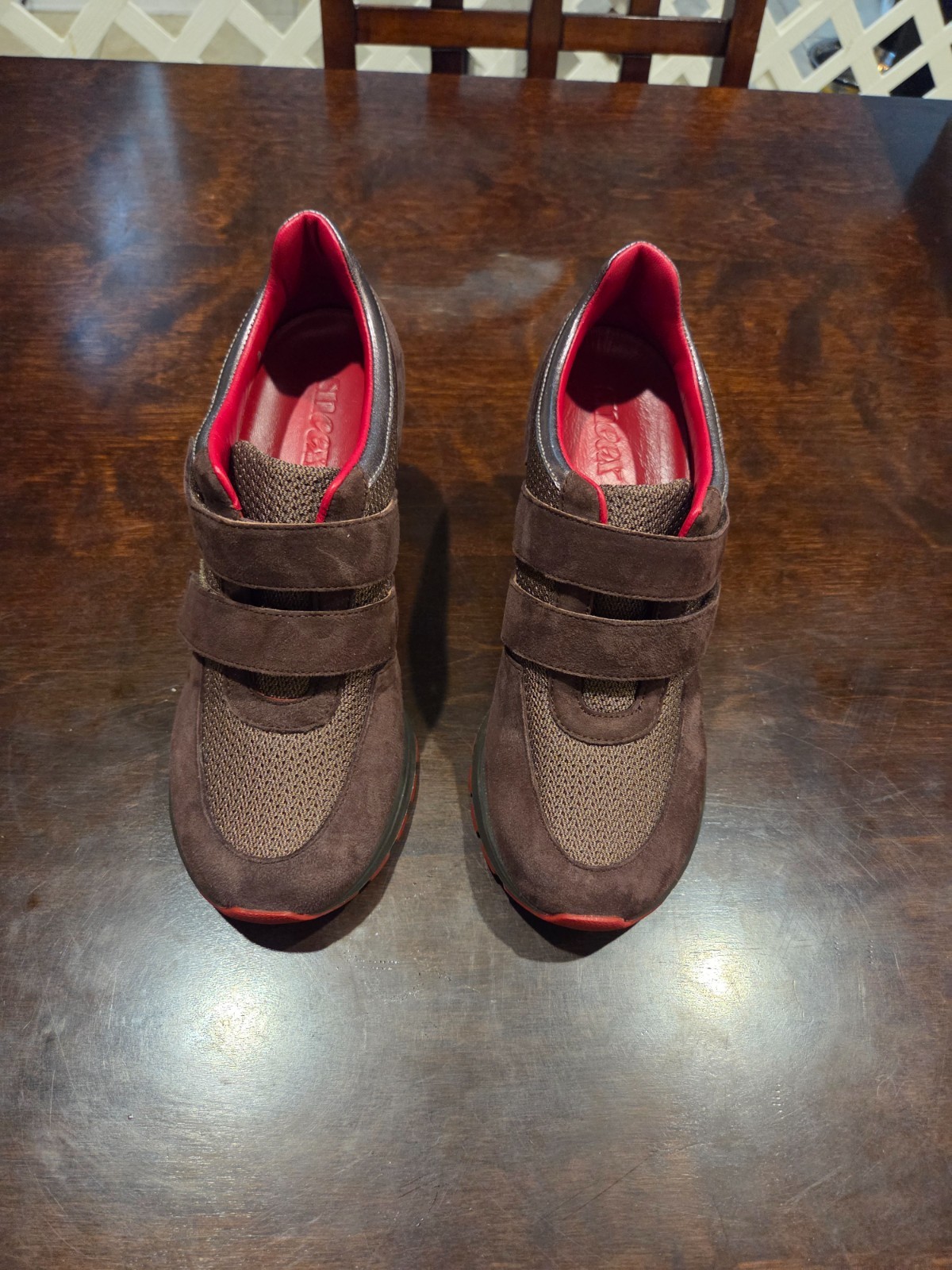 Sneex Hy-Heel. Size 9. Worn once inside. Out of stock online: Limited Edition