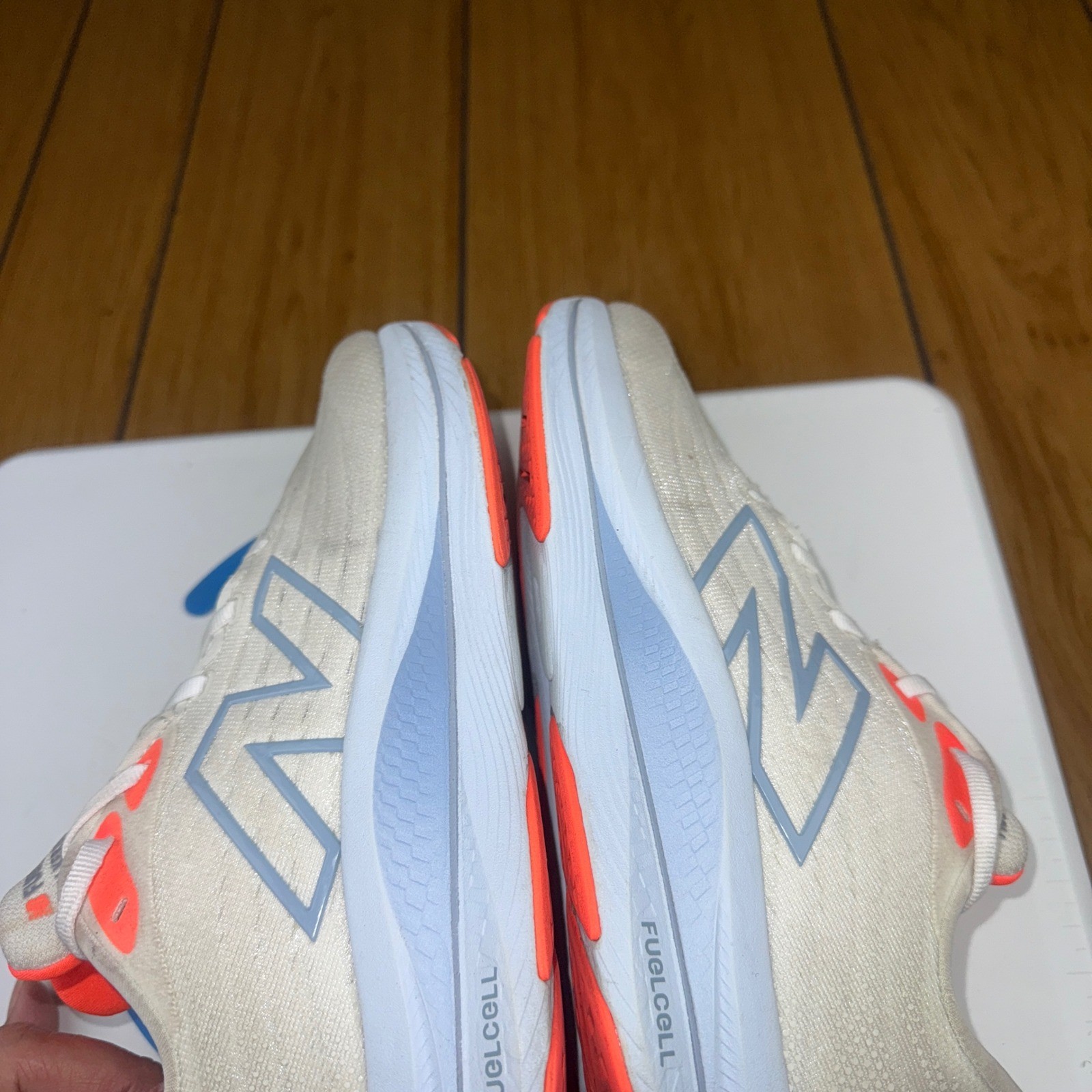 New Balance FuelCell Walker Elite White Coral Athletic Shoes Womens Size 7.5