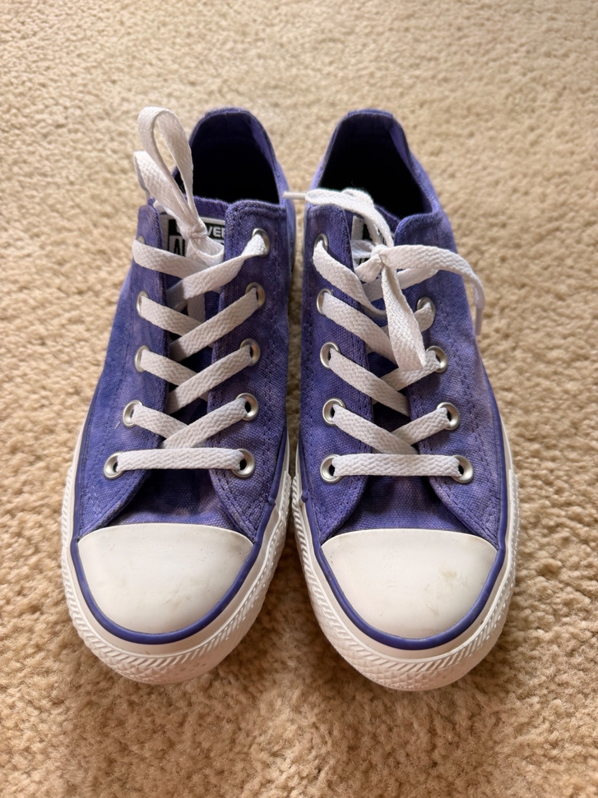 Converse Chuck Taylor All Star Low-Top Sneakers Electric Purple Women’s 6 Mens 4