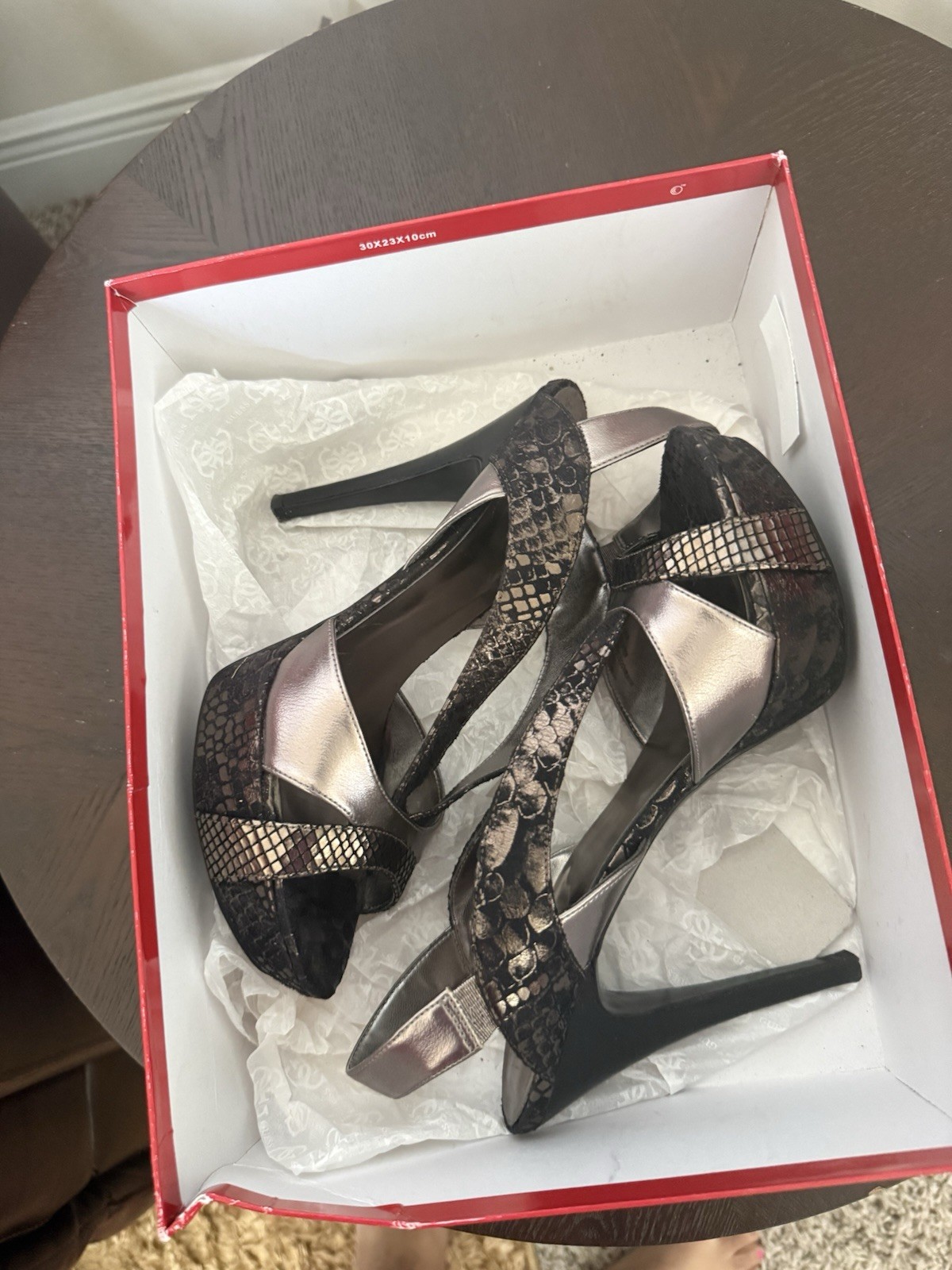 GUESS Black/Silver Snake Skin Synthetic Strappy Open Toe Stiletto Heels 8.5M