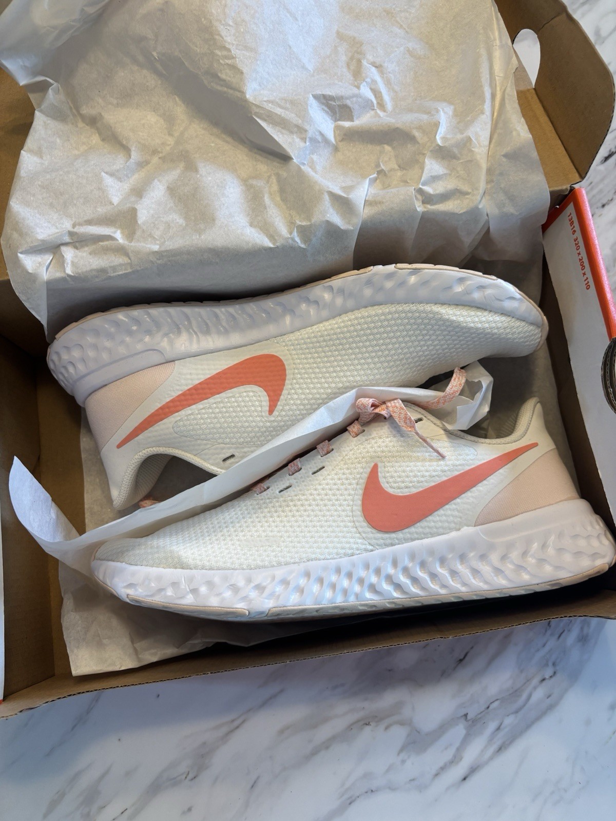 Nike Revolution 5 Women’s Running Shoes White/Pink Low Top Lace-Up BQ3207-109