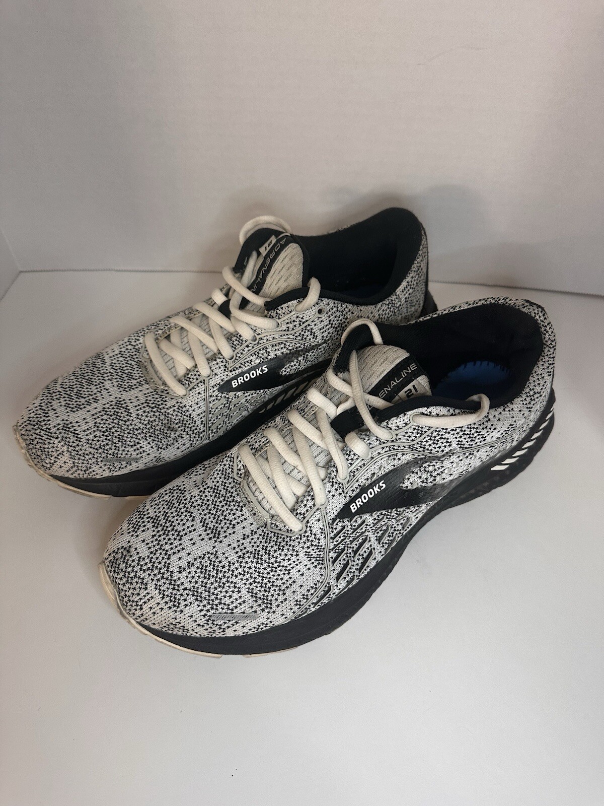 Size 9.5 – Brooks Adrenaline GTS 21 Black/Gray/White – 120329-1B-135 Women’s