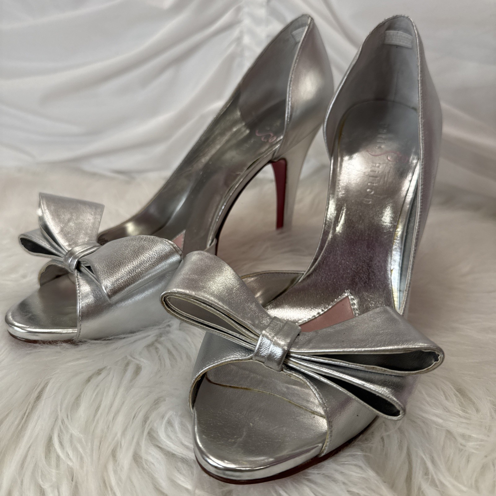 PARIS HILTON – Senorita Silver Bow High Heel Pumps, size 10 – Glamorous and RARE