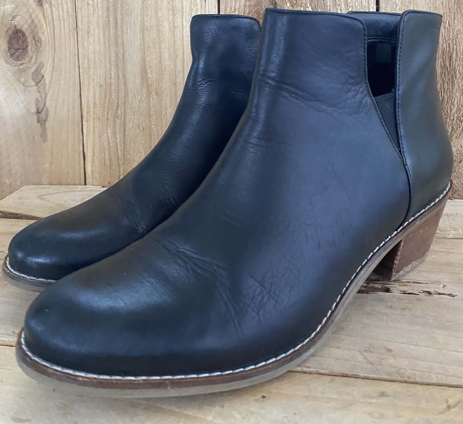 Cole Haan Black Chelsea Boots 9B Womens Preppy City
