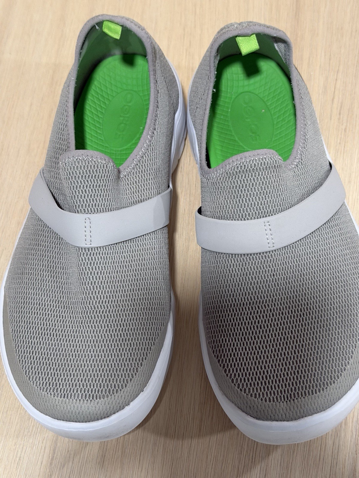 OoFos Oomg eeZee Womens Gray Slip-on Comfort Recovery Shoes SIZE 8