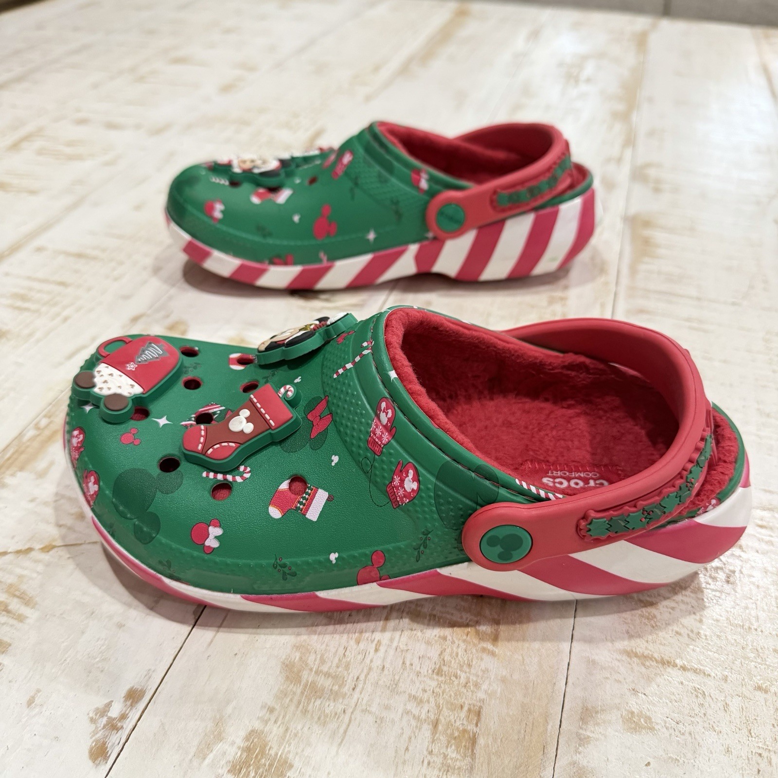 Disney Crocs Classic Lined Clog Minnie Mickey Mouse Christmas Green/Red/White W6