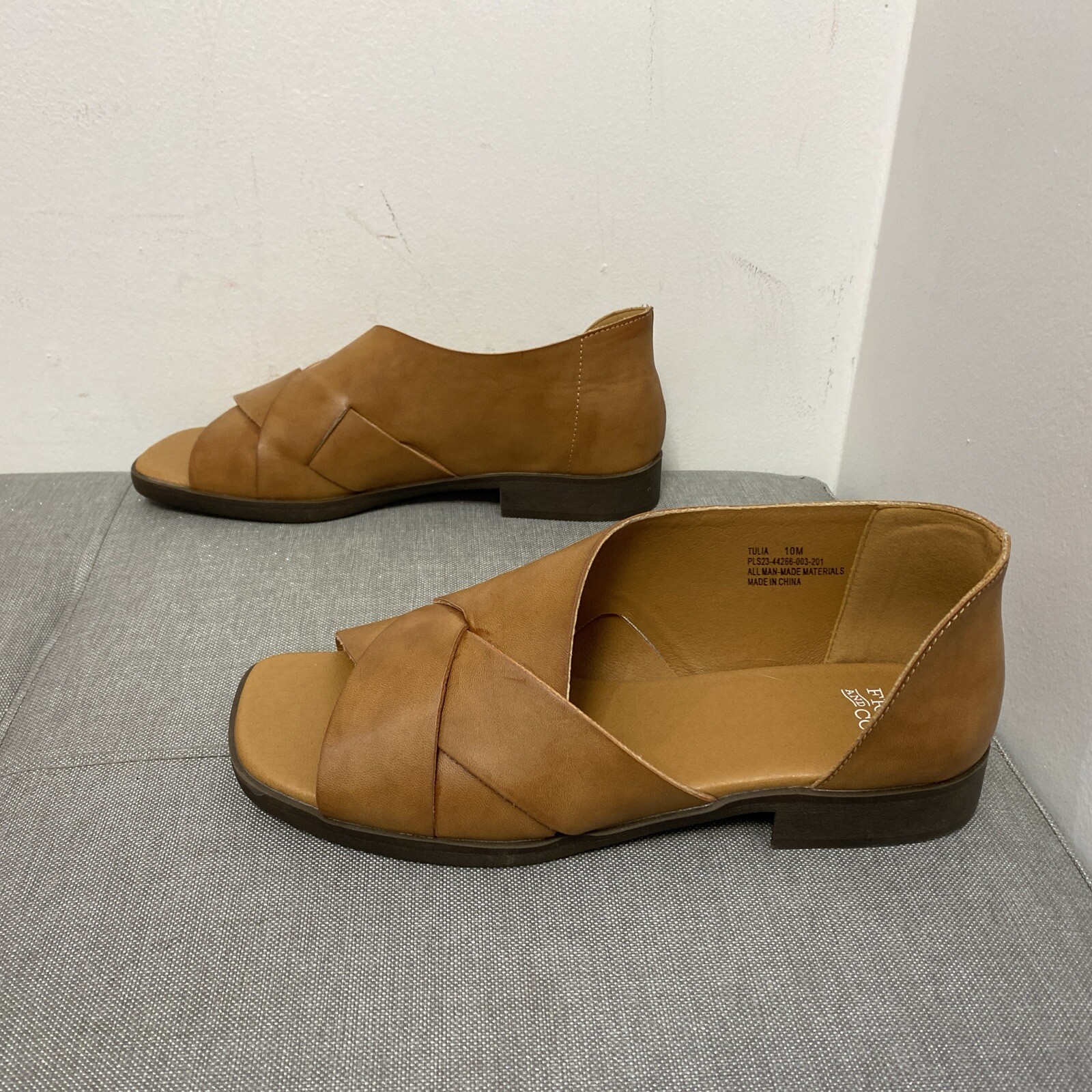 FRYE AND CO. TULIA SOLID BROWN ALL MAN MADE SLIP ON SANDALS SZ 10 M #S798