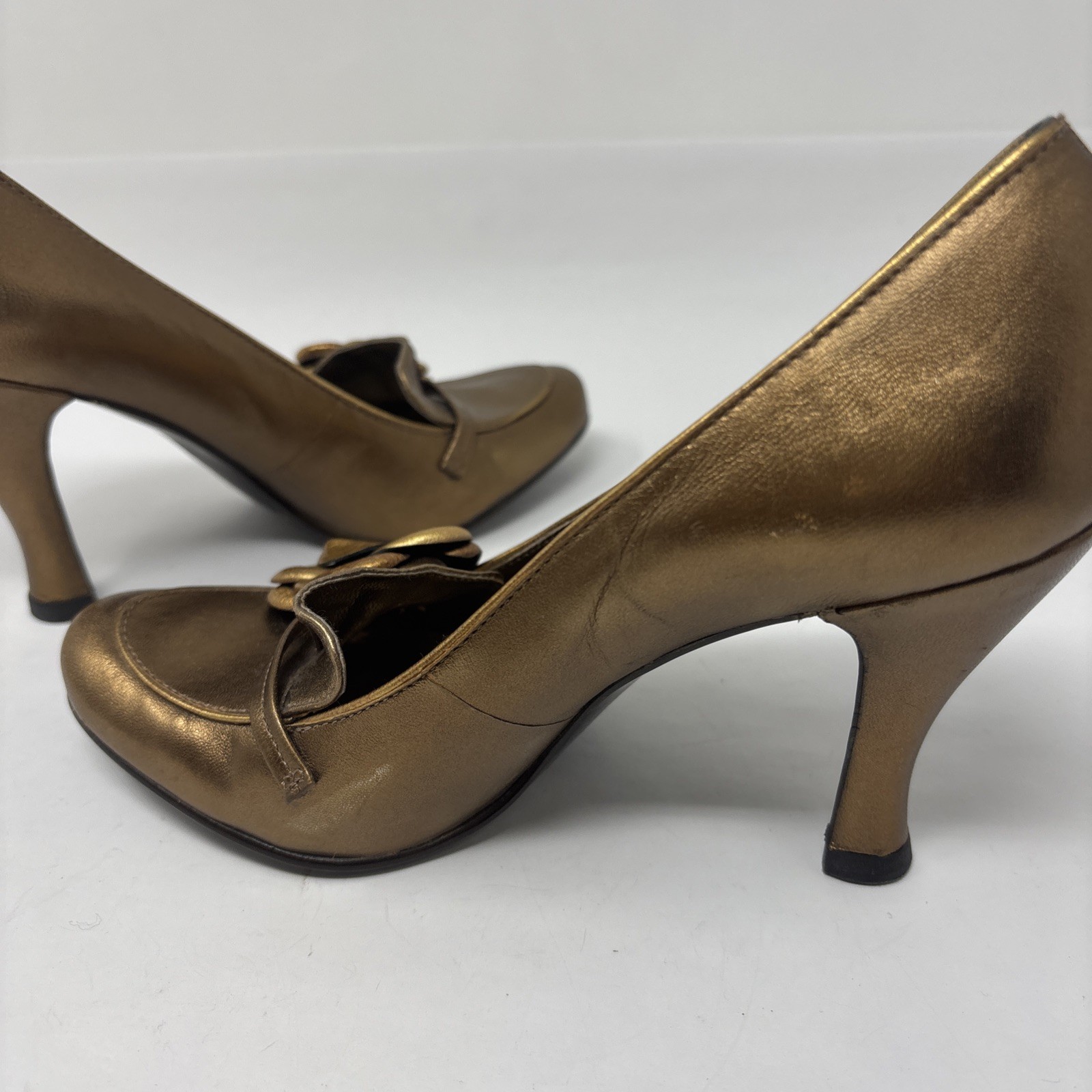 BCBGirls 3.75″ HEELS Bronze Leather SLIP ON LOAFER STYLE PUMPS SHOES 5B 35