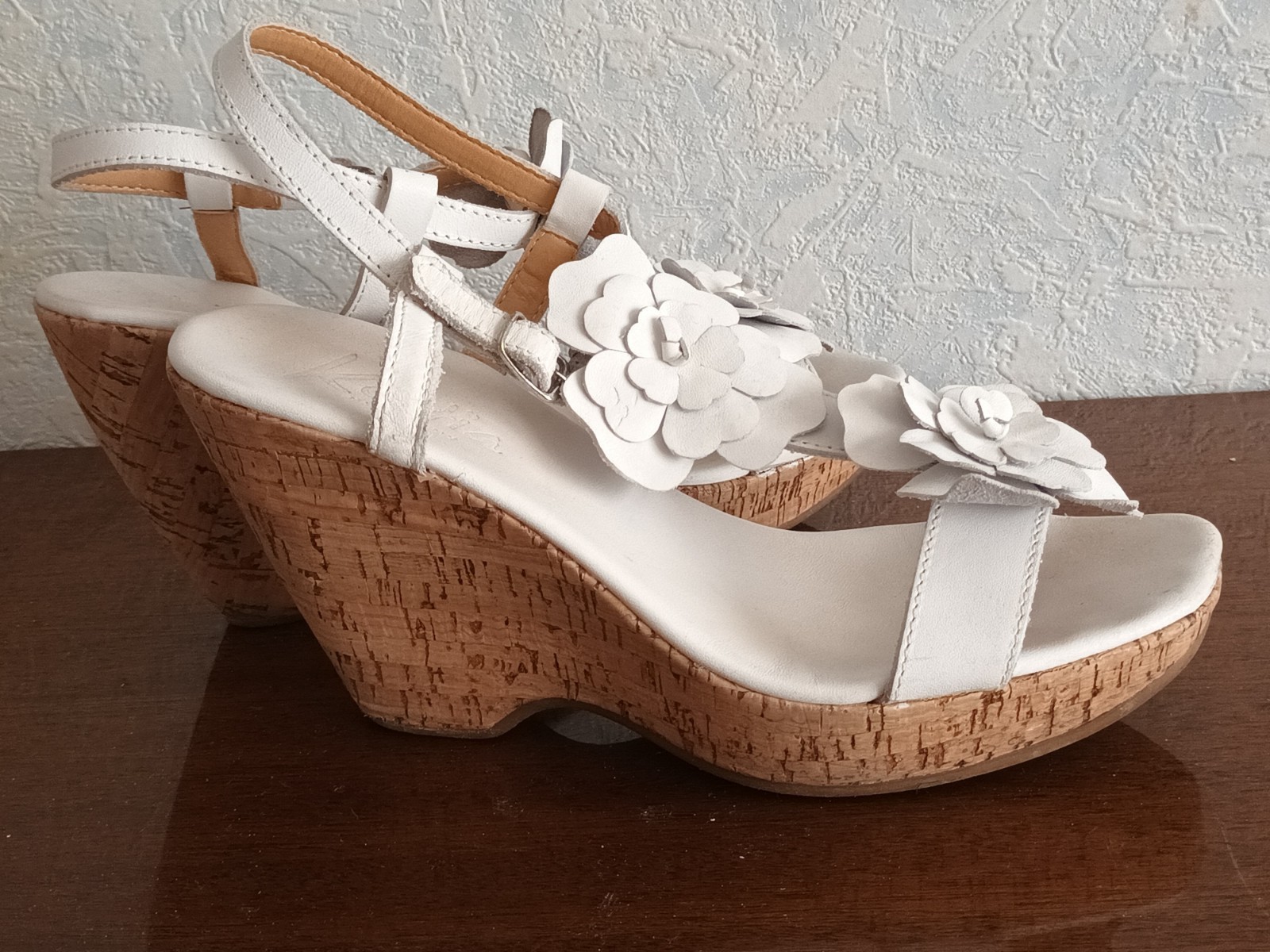 KENTIA Women’s White Leather Cork Wedge Platform Sandals Sz 8 /UK 6 / EUR 39