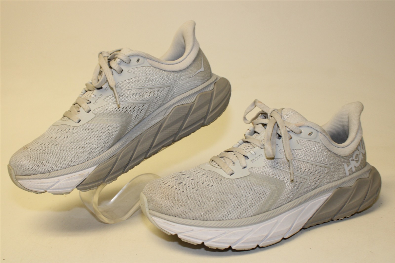 Hoka One One Womens Size 7 B 38 2/3 Arahi 5 Mesh Low Running Shoes 1115012 LRDR
