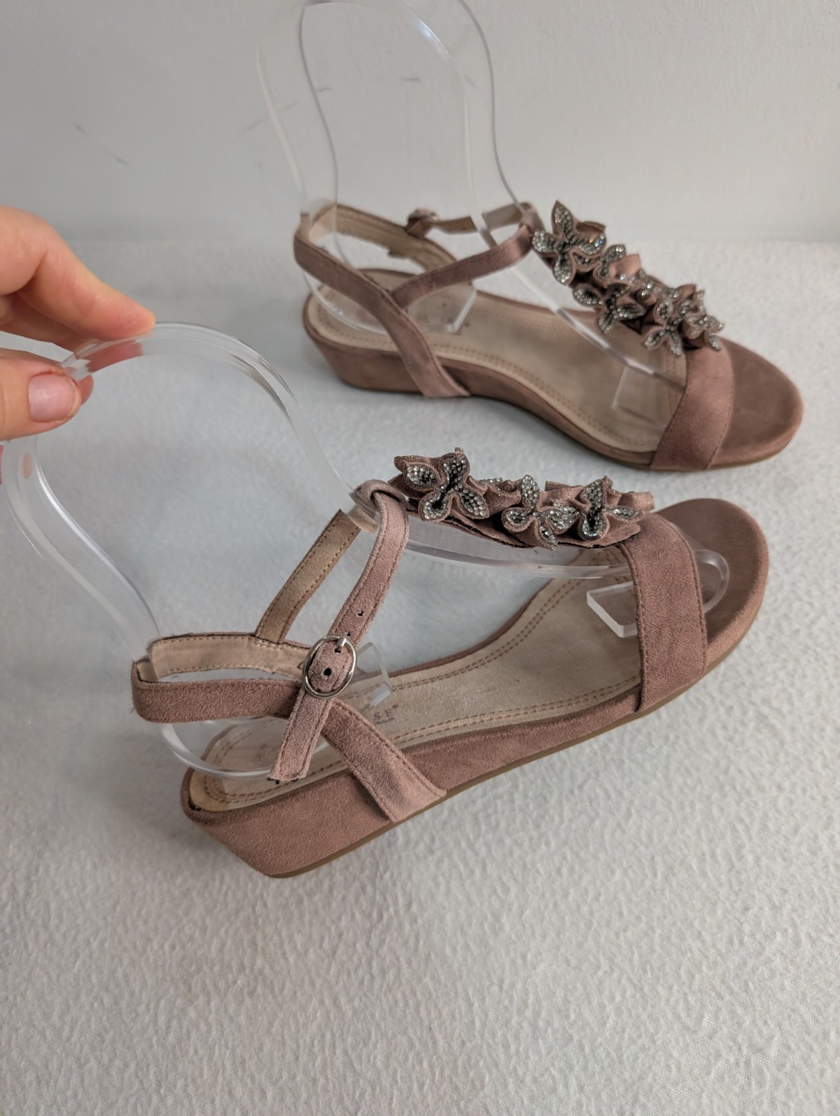 ​AMEISE Lachy Mauve Suede Wedge Sandals Floral Rhinestone Bling Size 37 AU6
