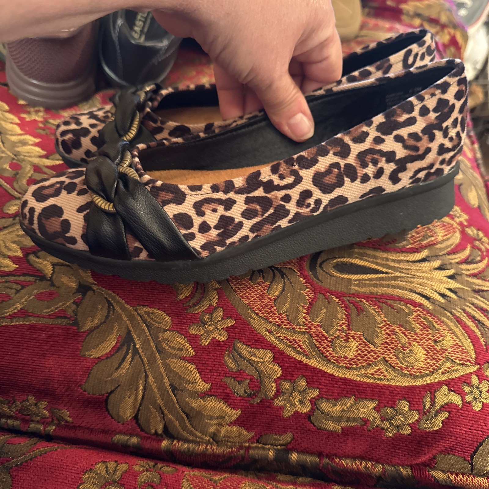 Baretraps Aurora Shoes 8.5 Leopard Corduroy Memory Foam Twist Toe Wedge BOHO Mom