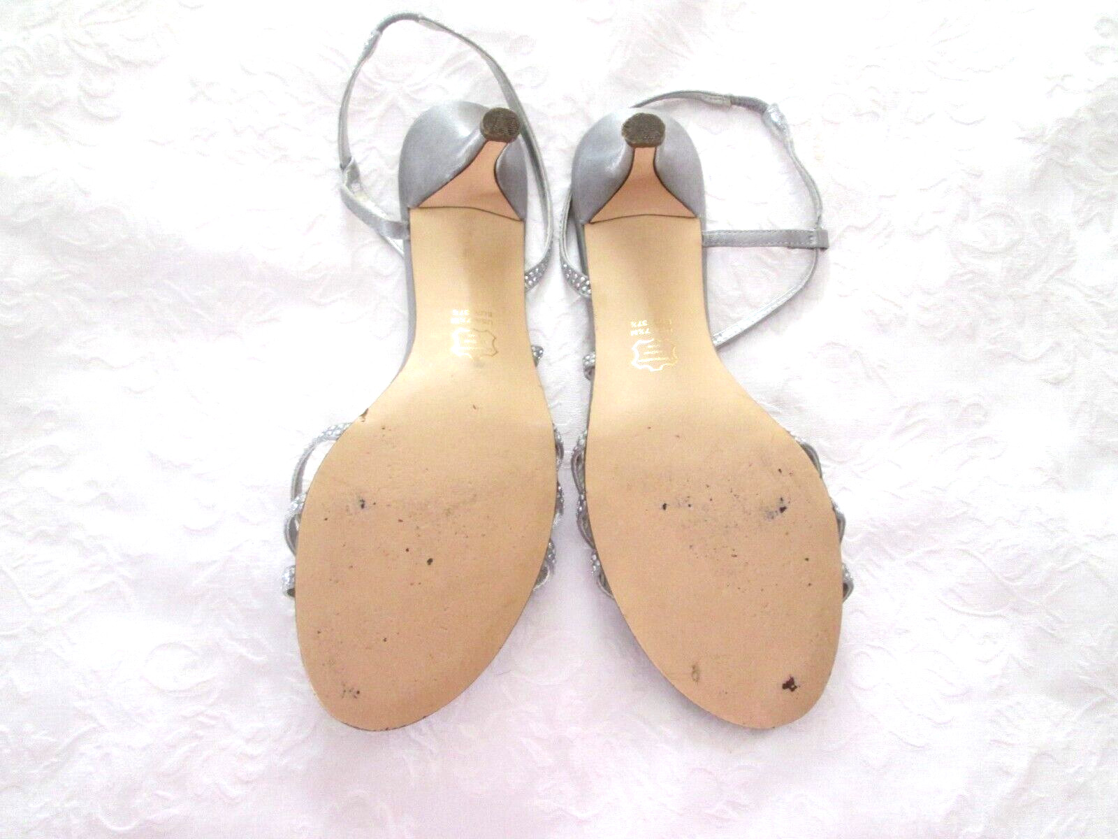 TOUCH OF NINA SILVER FABRIC EMBELLISHED STRAPS ANKLE STRAP COMFORT FOOTBED 7.5M