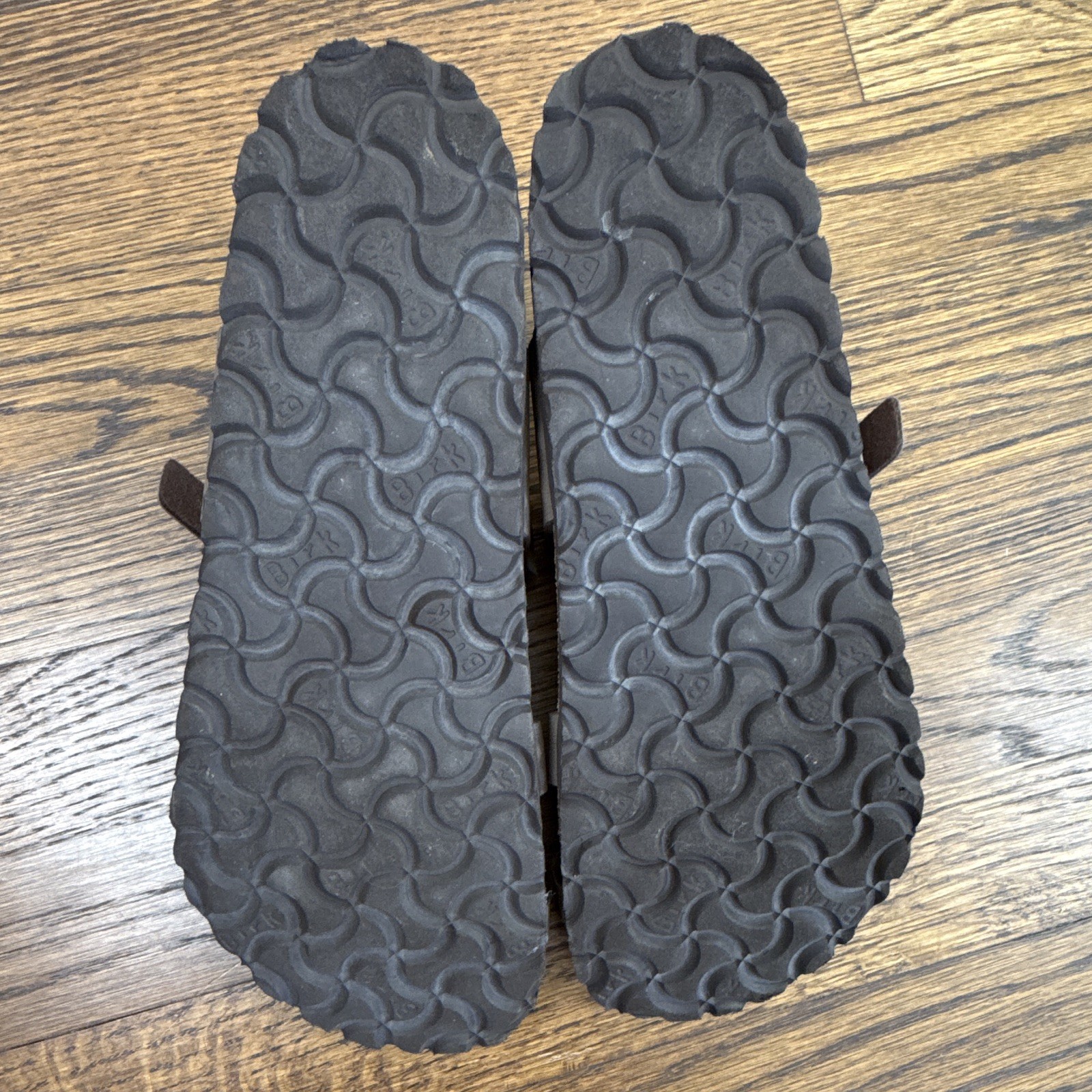Birkenstock Women’s Gray Strappy Buckle Sandals Adjustable Straps US 7.5