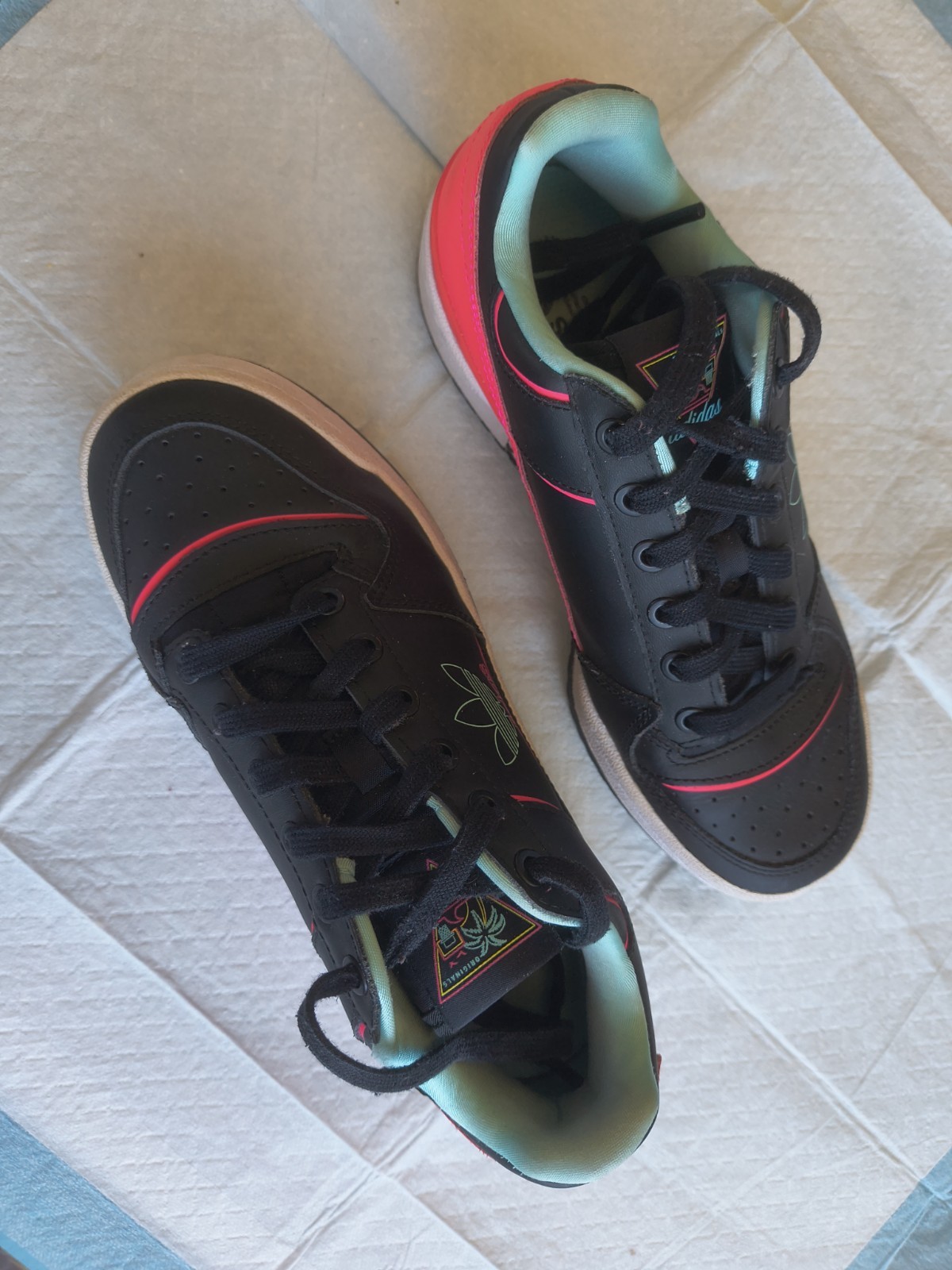 Adidas Originals Forum Bold Low Top Leather Sneakers Black Neon Pink Mint Sz 6.5