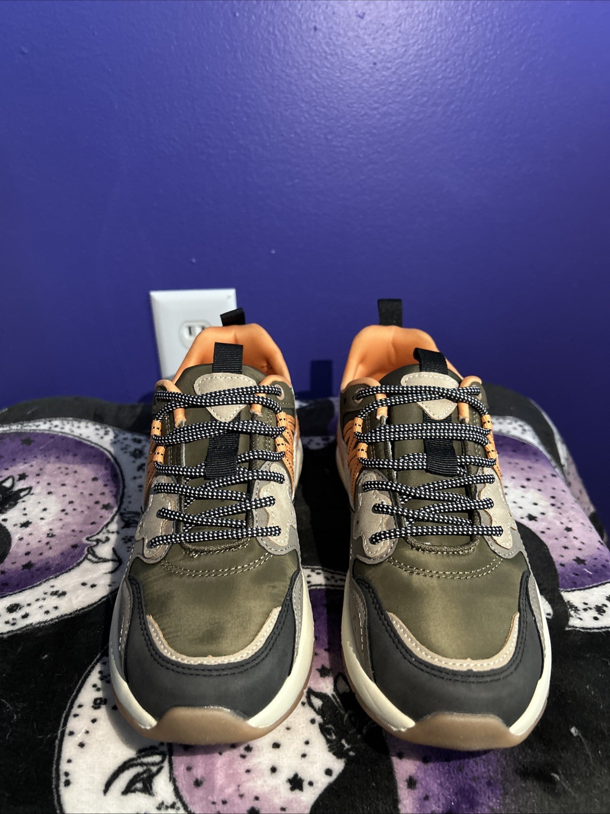 Nicole Miller New York Olive Multi Flown Sneakers Size 6 1/2 Brand New In Box