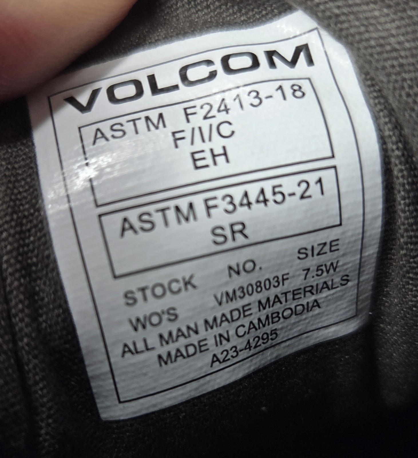Volcom Women’s 7.5 W Chill Casual Work Metal Free Shoe Dark Grey #VM30803F