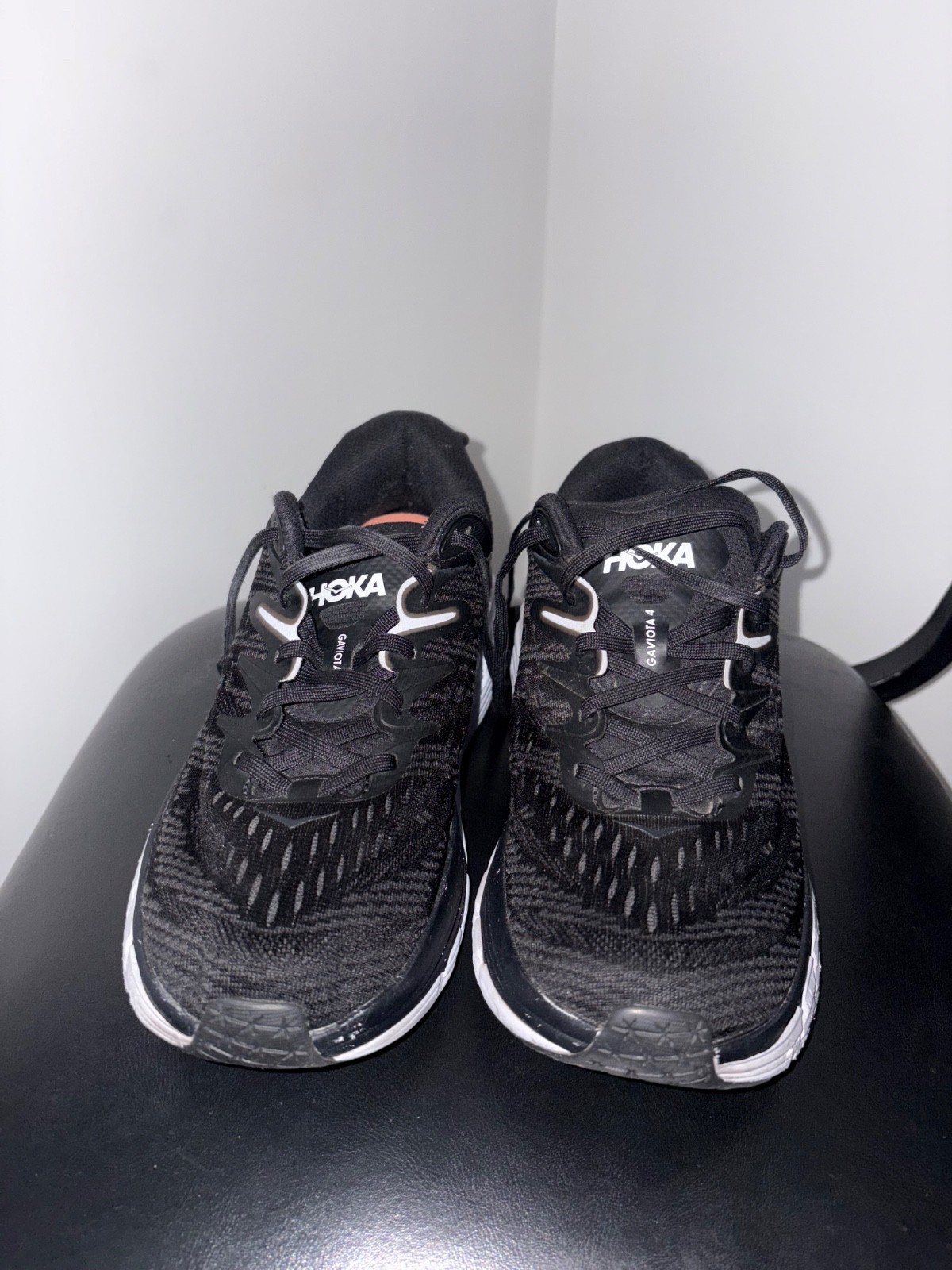 hoka one one black size 9B