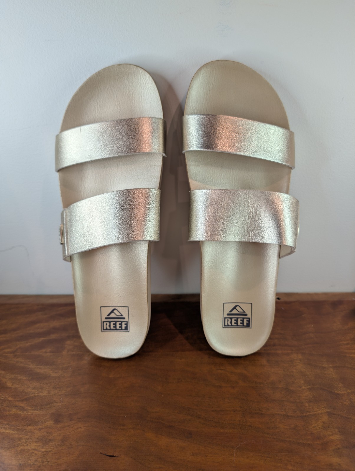 Reef Cushion Vista Women’s Gold Double Strap Slip On Sandals Sz 10