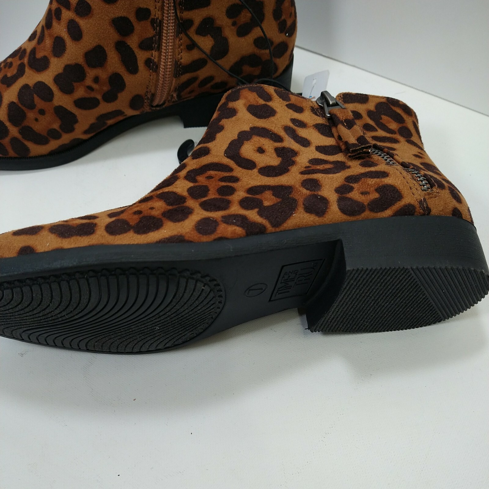 Fall Winter Leopard Animal Print Ankle Boots Double Zipper Heel Sz 7 Memory Foam