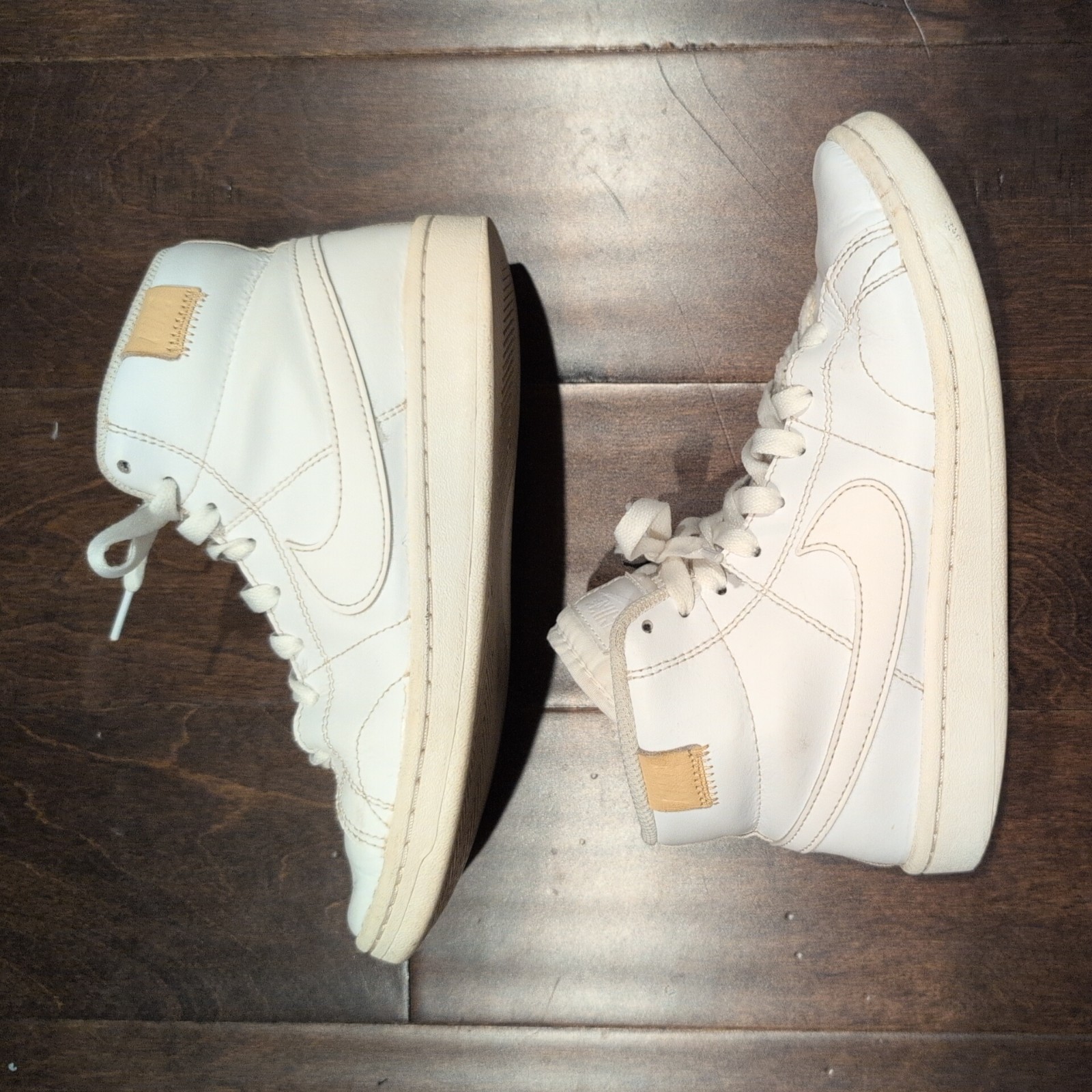 Nike Women’s Court Royale 2 Mid Sneakers White 7.5