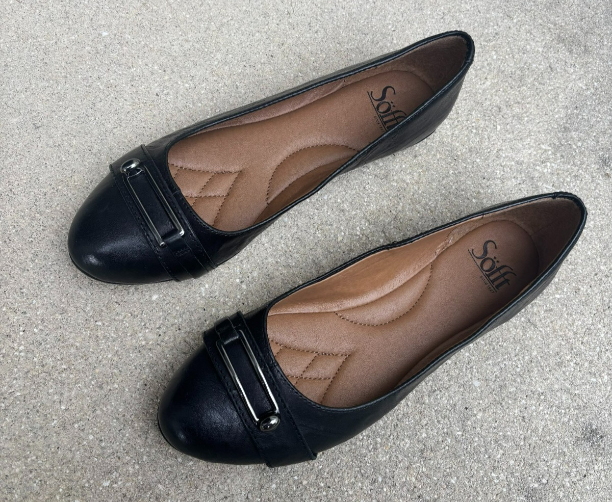 Sofft black ballet flats size 7M