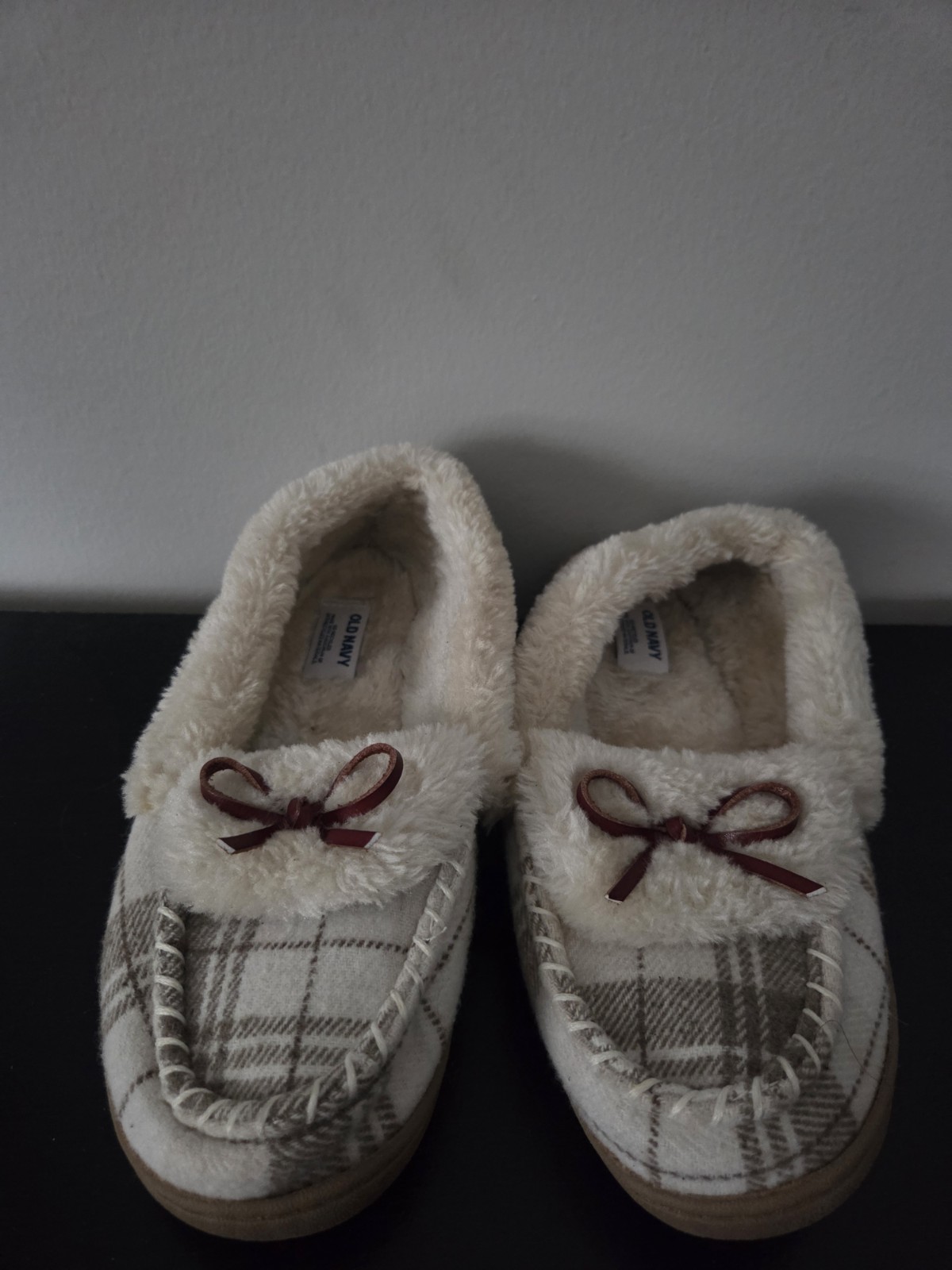 Faux-Fur Trim Moccasin Slippers Old Navy Size 7 Bow Detail Tan Plaid