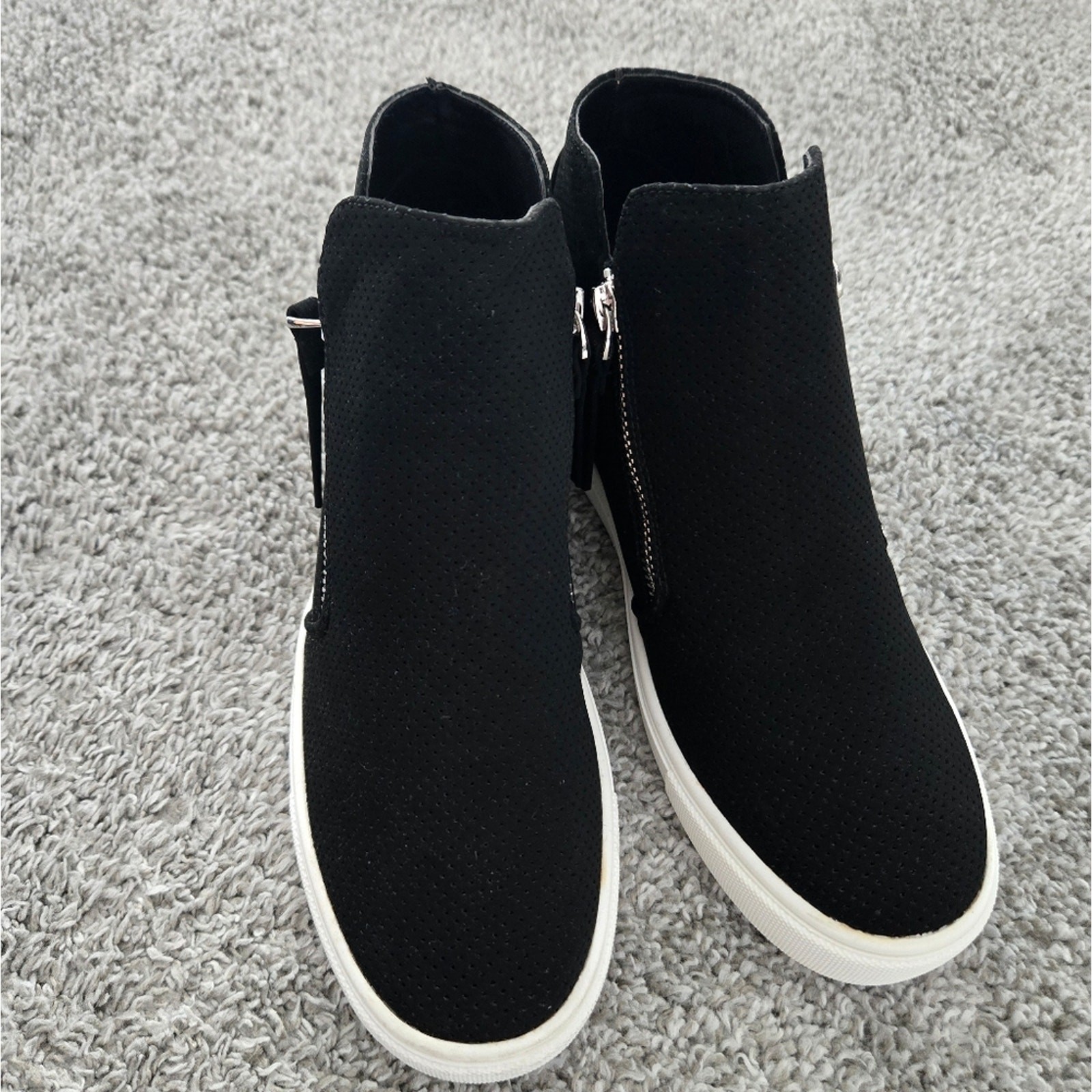 JustFab Womens Black Casual Platform Wedge Sneaker Booties Kayden. Black. Size 8