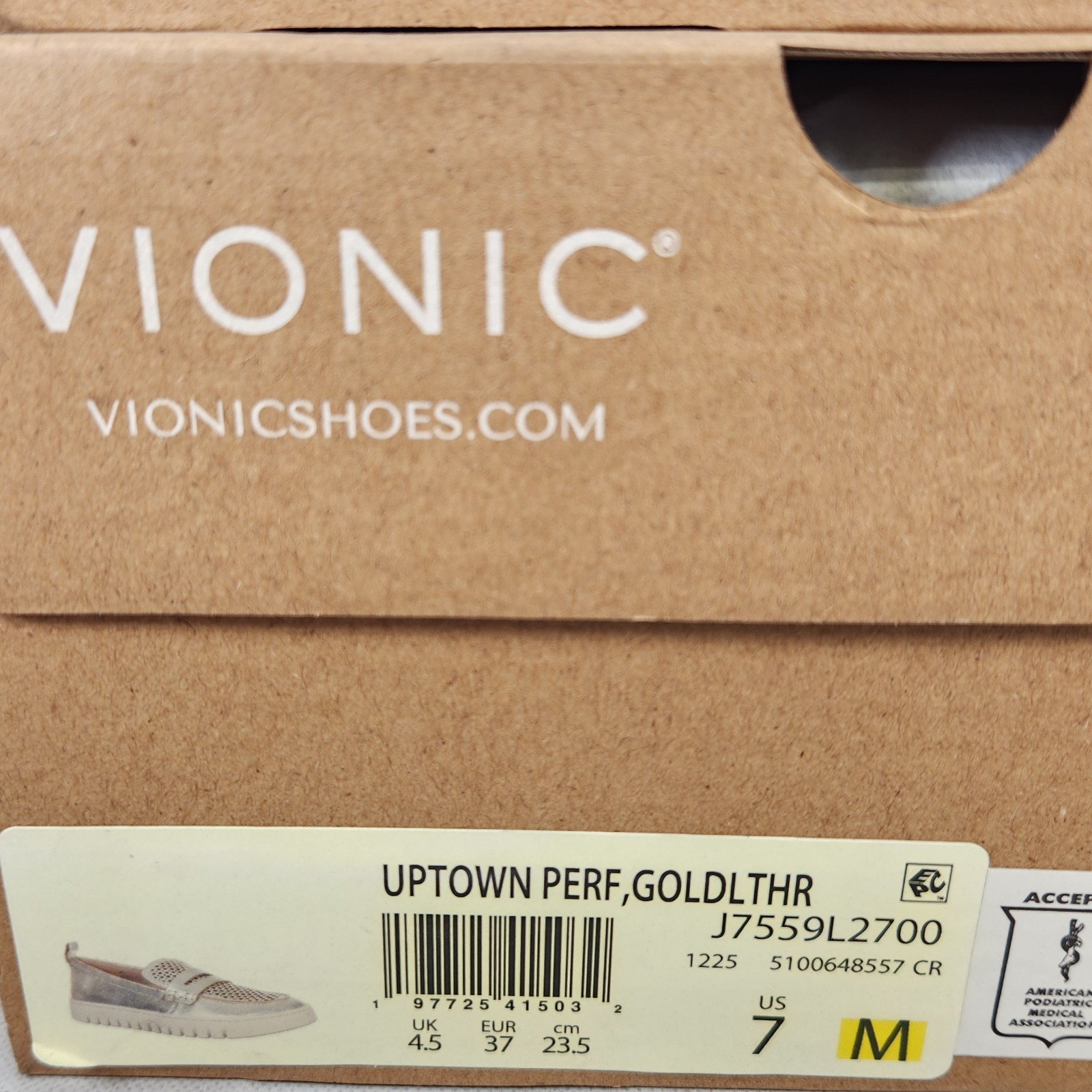 7 WOM – Vionic Uptown Perf – Gold LEATHER
