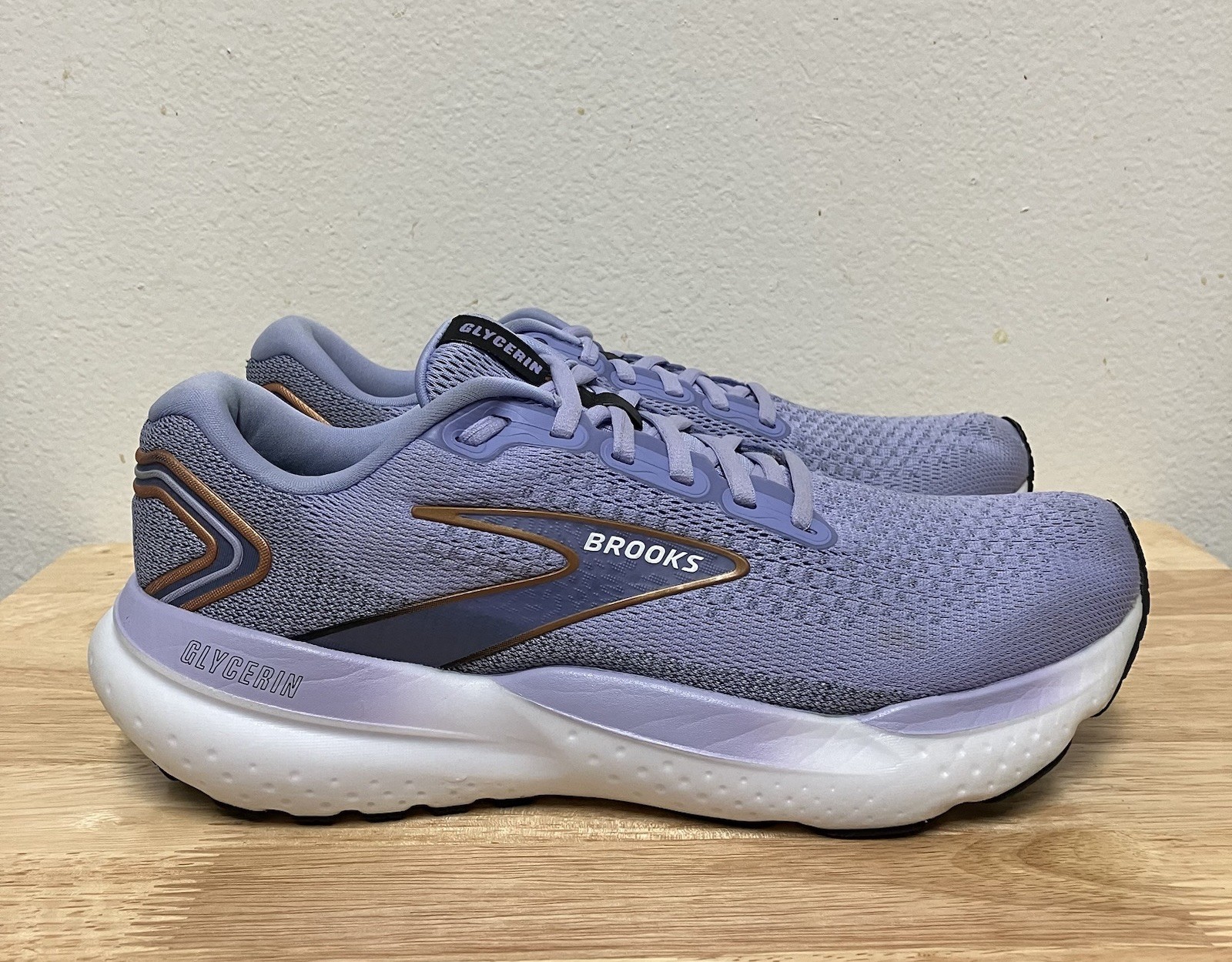 Size 10.5 Women’s Brooks Glycerin 21 Lavender/Black/Copper 1204081B544