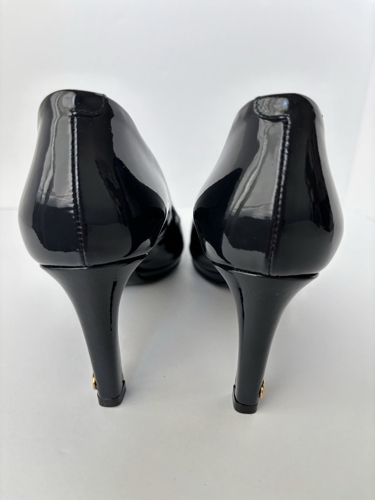 Gucci Dark Navy Patent Leather Round Toe Stiletto Pumps US 6 EU 36 GG Heel