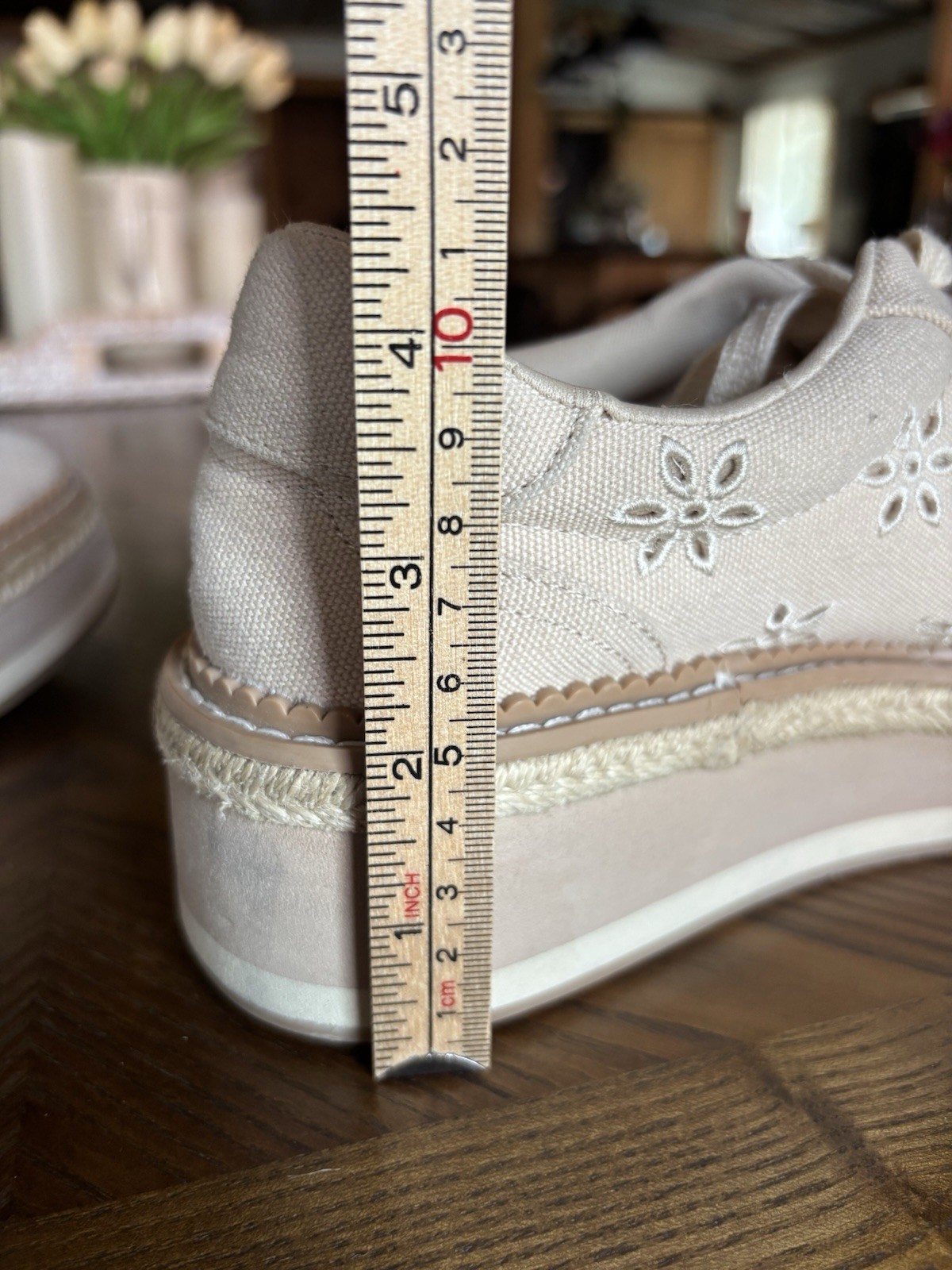 DV by Dolce Vita Bliss Platform Eyelet Sneakers Women’s 8 Cream/Beige Canvas 2”