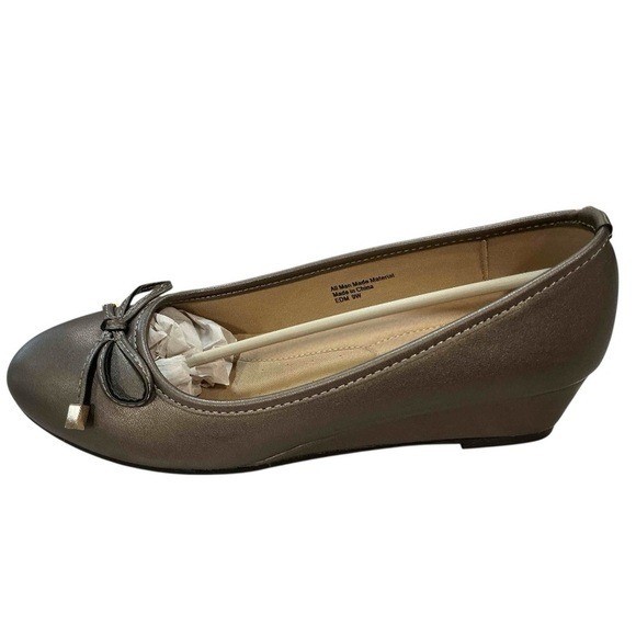Salon Studio Wedge Dress Shoes 9W Bronze Metallic Round Toe Comfort New