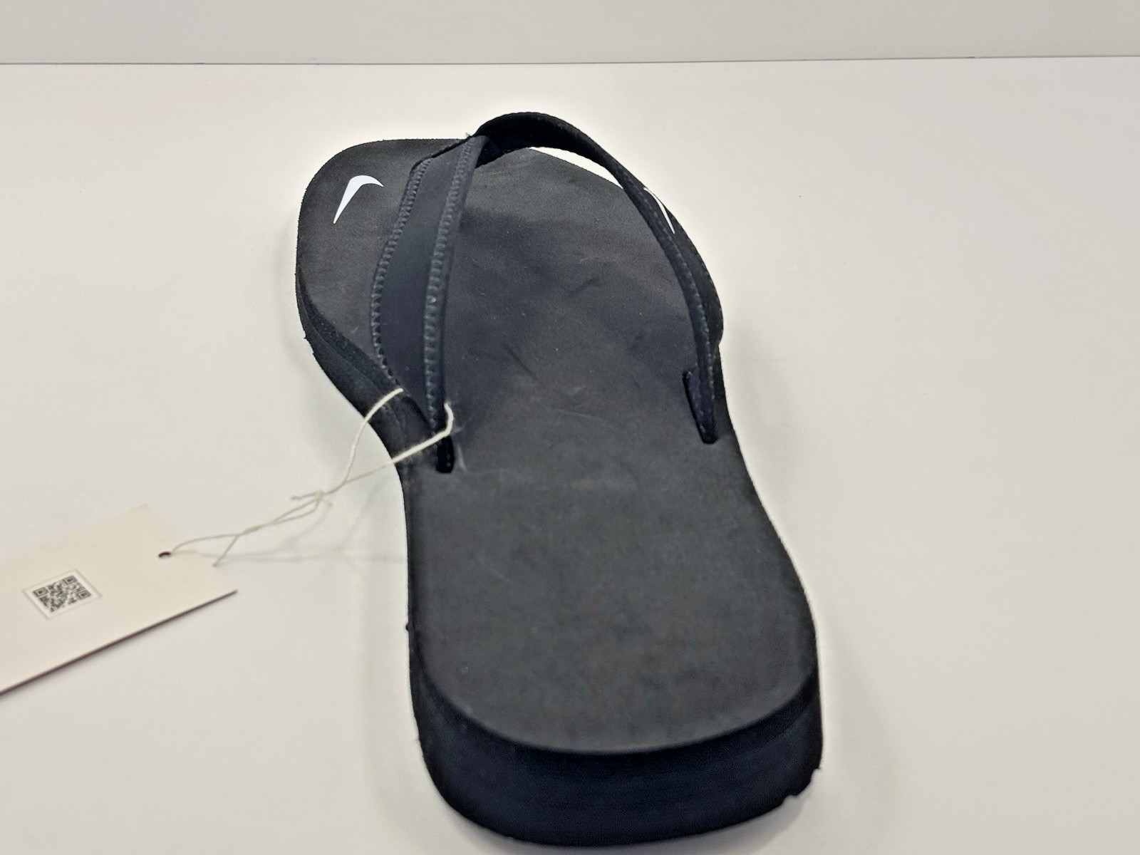Size 11 Women Nike Celso Thong Sandals 314870-011 Defects Scuffed/Scratched Foam