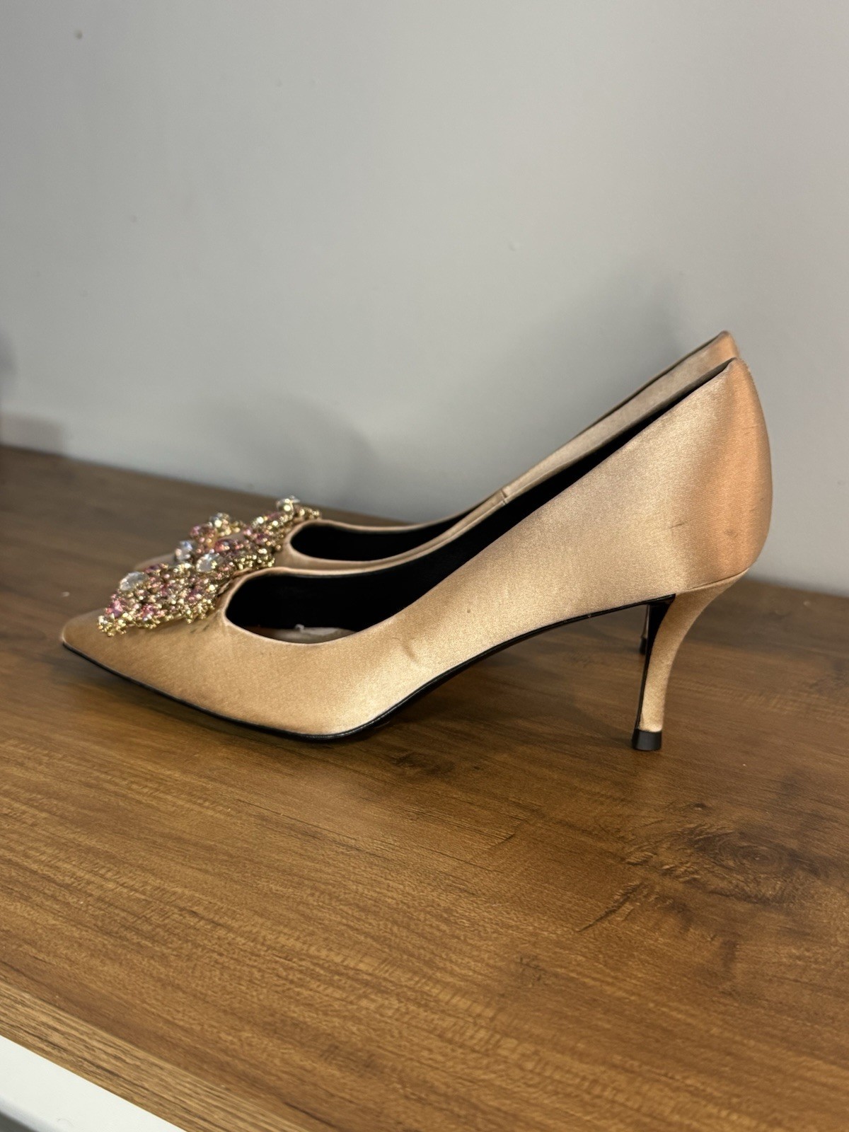 Roger VIvier Efflorescence Pumps 37 Pink Satin Heels With Crystal Buckle