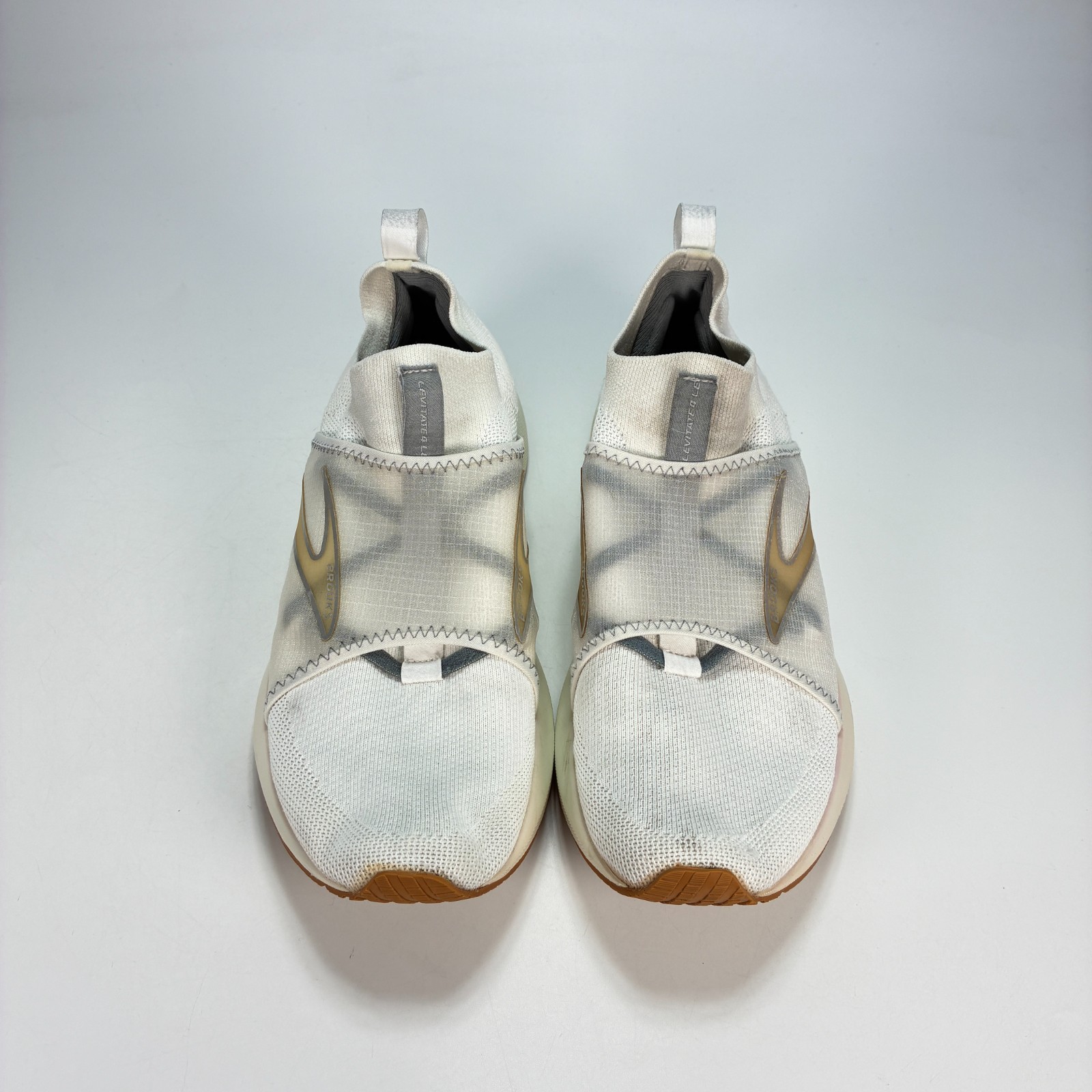 Brooks Levitate 4 LE White Silver Road Running Shoes 1203471B132 Womens Size 9.5