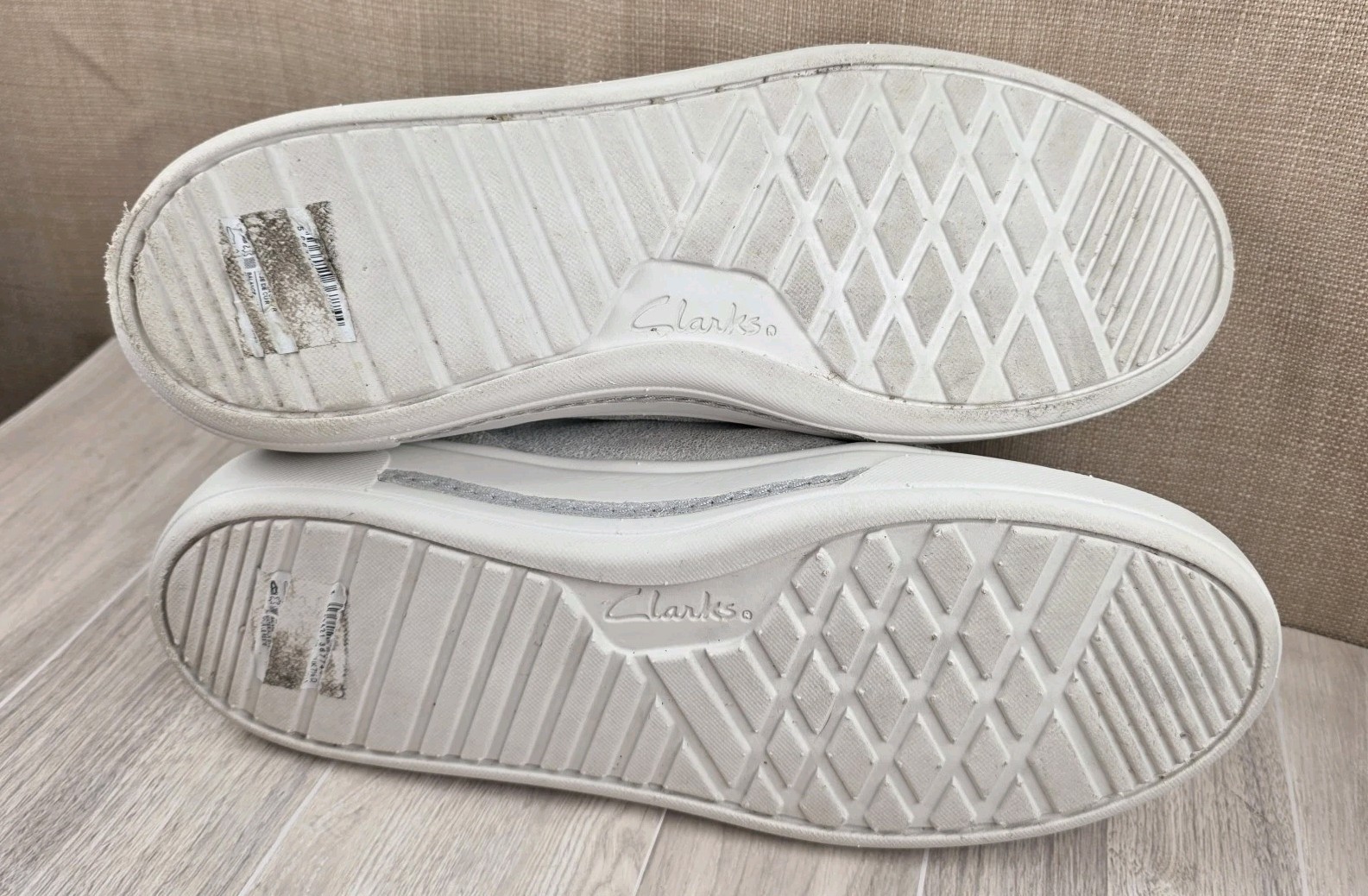 Clarks Artisan Womens 10M Hollyhock Zip Silver Metallic Active Sneakers Shoes