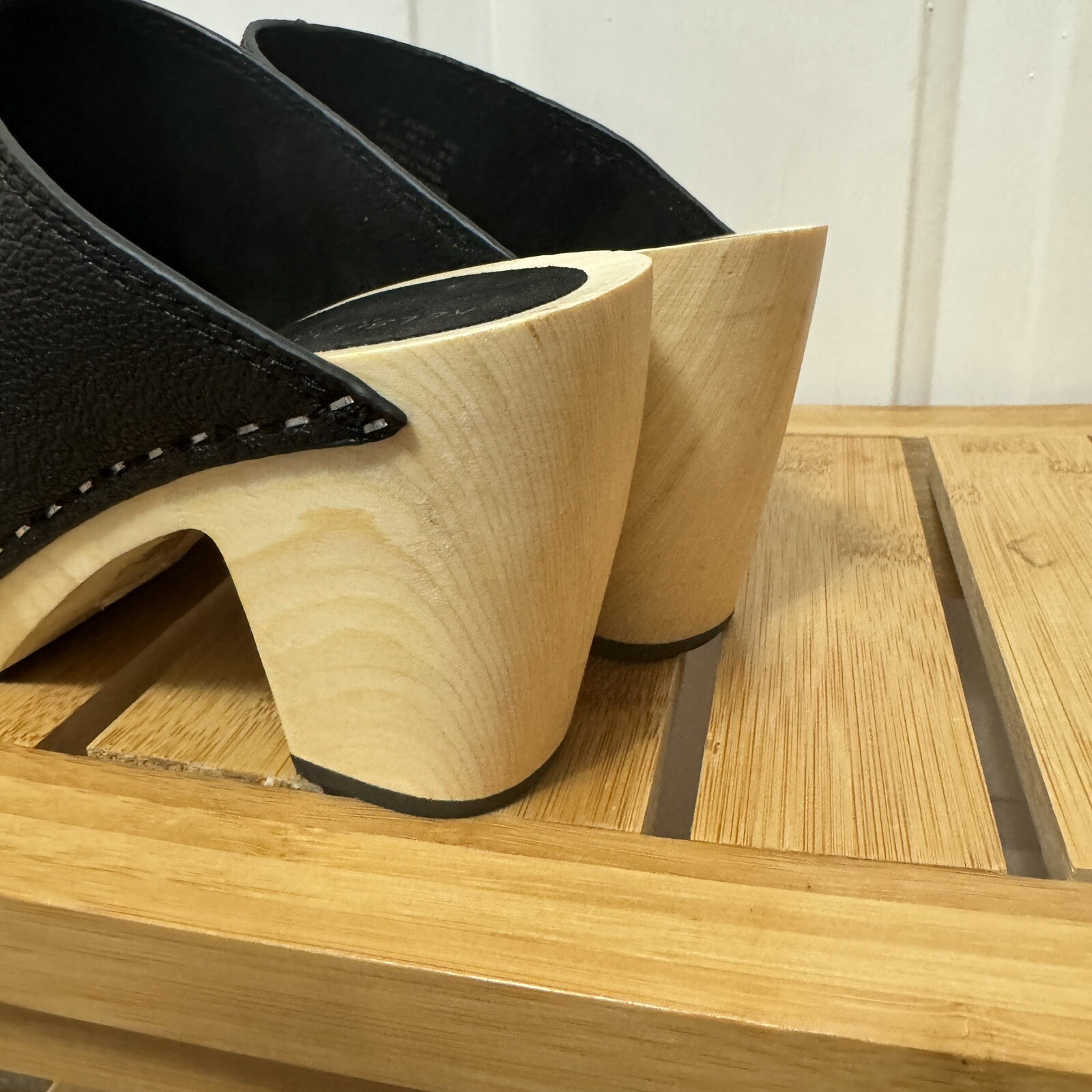 Kelsi Dagger 8 Boulder Mules Clogs Open Toe Black Leather Wooden 3.25 Heel