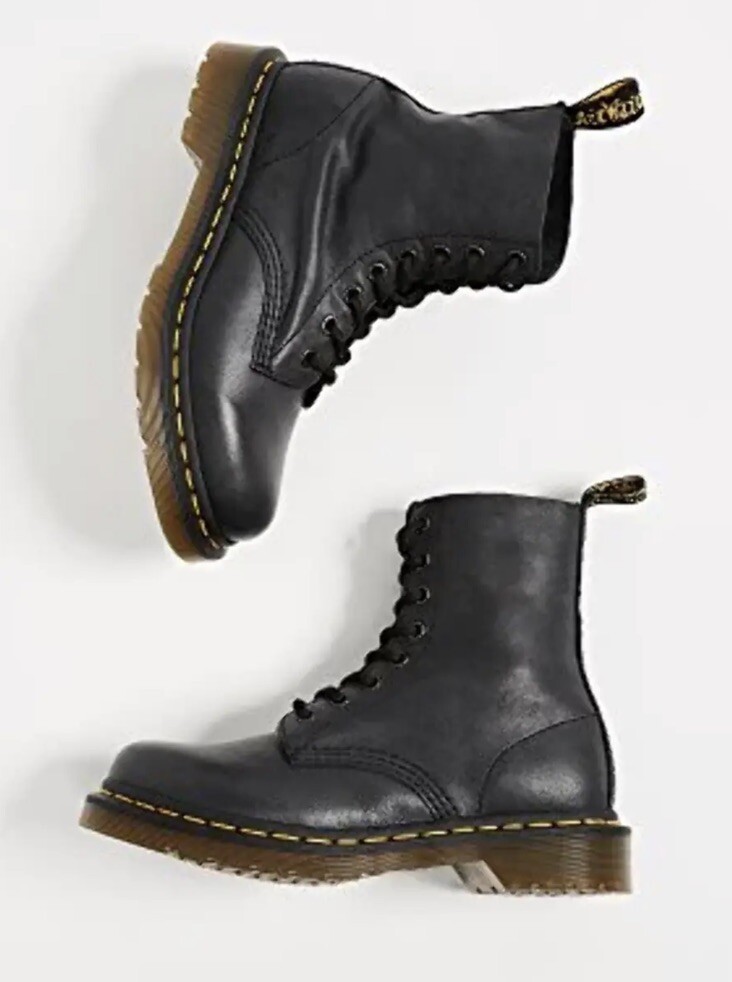 Dr. Martens Women’s 1460W Eight-Eye Lace-Up Boot, Black Nappa – US Size 7-Read