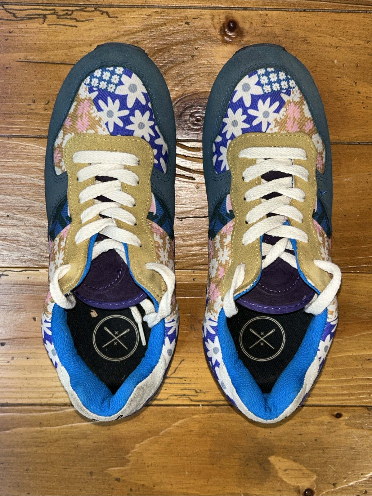 Inkkas Hendrix Women’s Joggers Multi-Colored Floral Sneakers, Size US 8 EUR 39