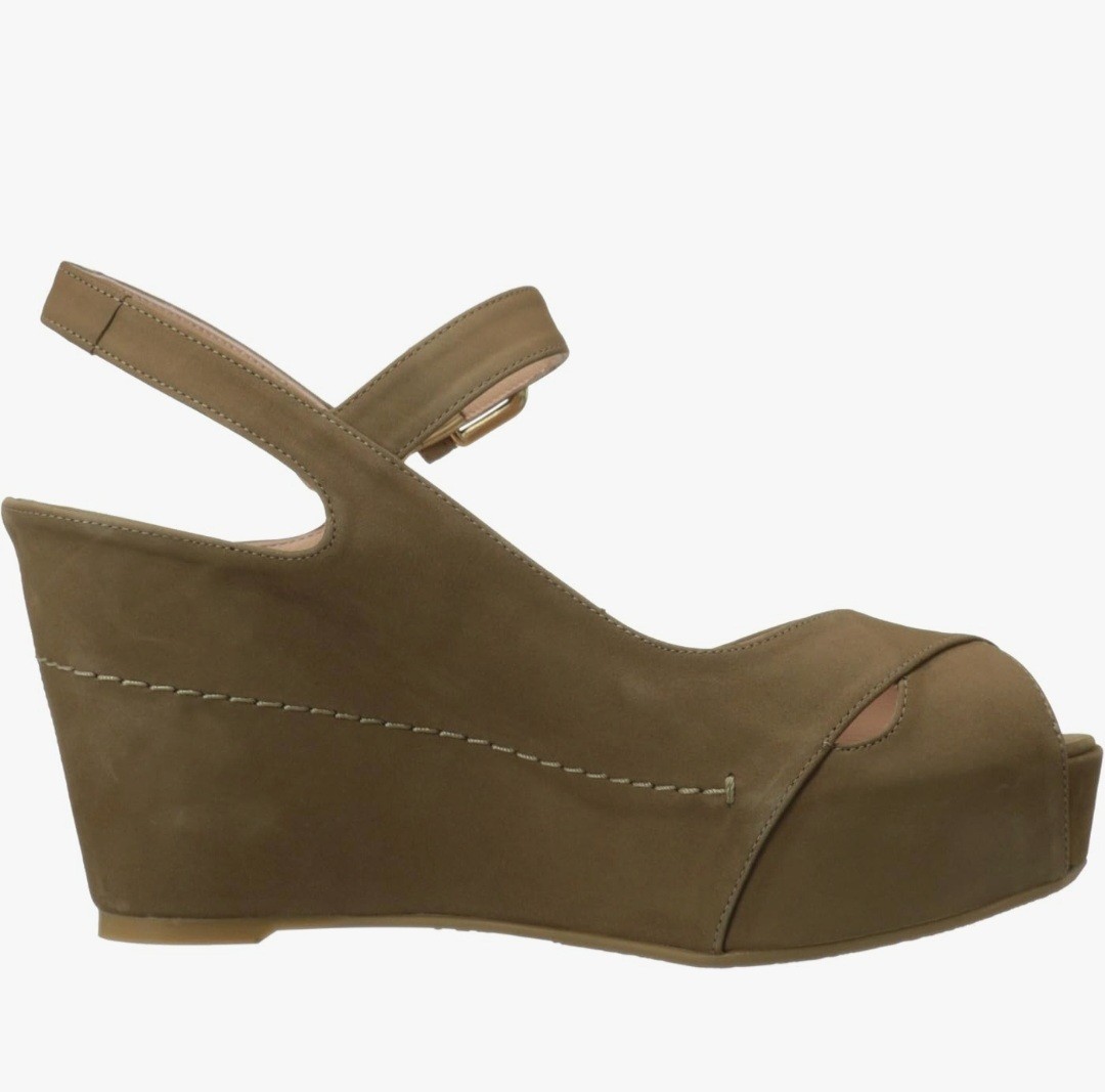 NWB Stuart Weitzman Turnover Slingback Beige Size 8