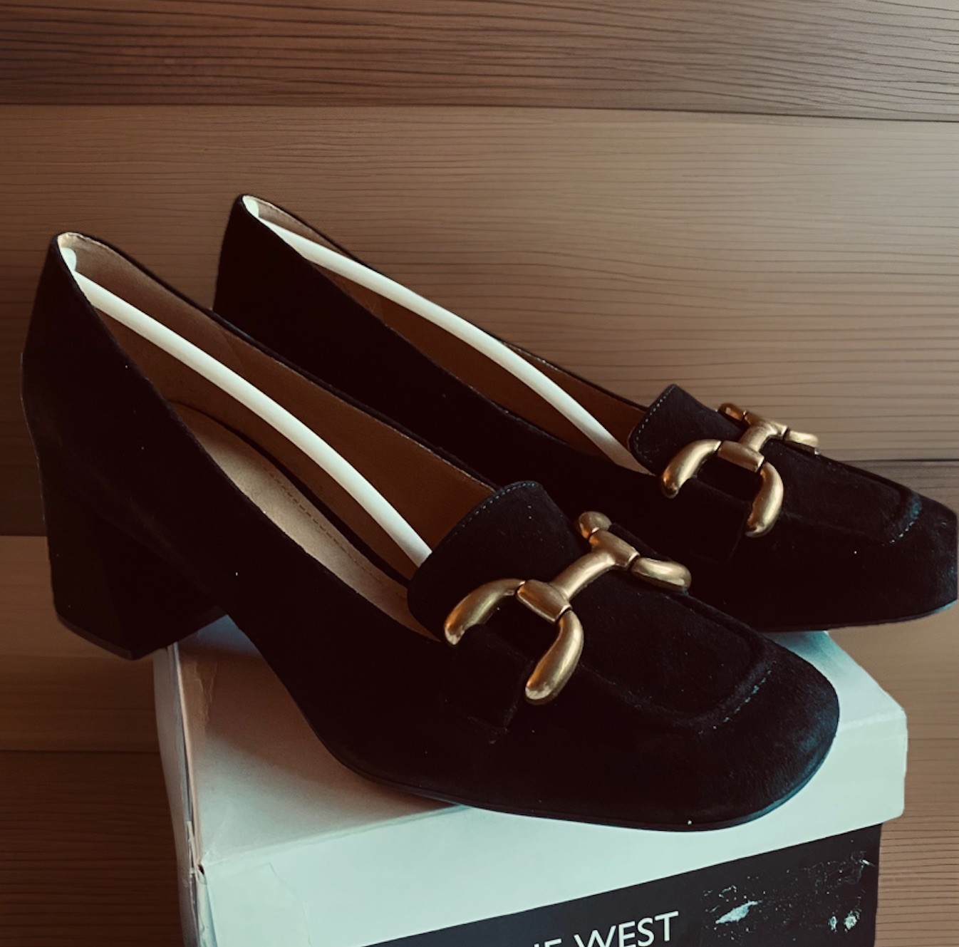 NIB Nine West Black Suede Heels Size 9M Veepe Leather Gold Link Chain Loafer￼￼￼