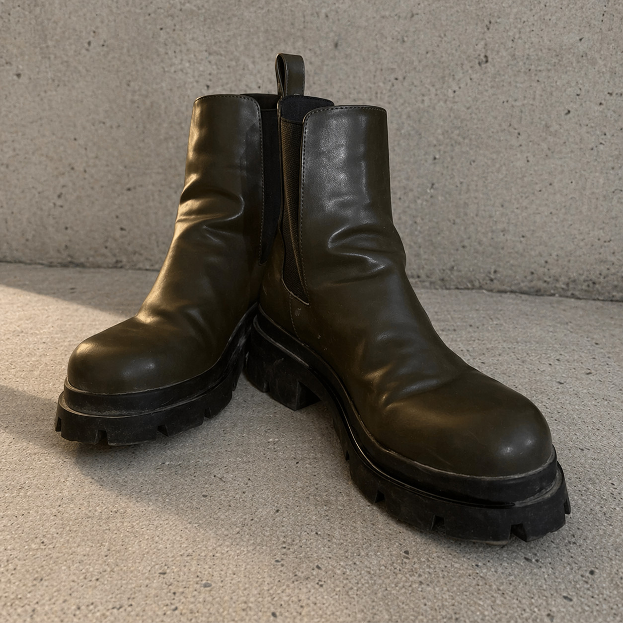 ZARA Olive Green Chunky Lug Sole Chelsea Boots | Street Style | EUC 10.5 US